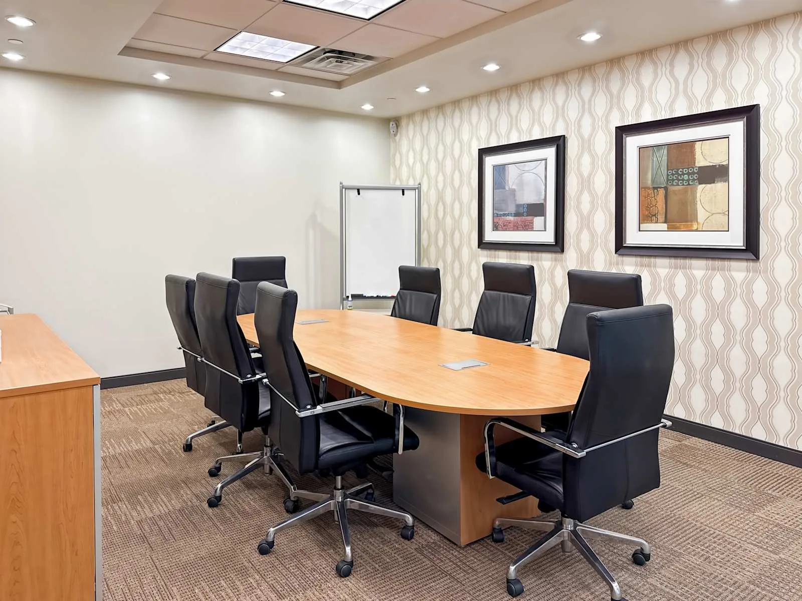 Regus NC, Chapel Hill - Chapel Hill, Meeting room for 8 people, Chapel Hill, NC