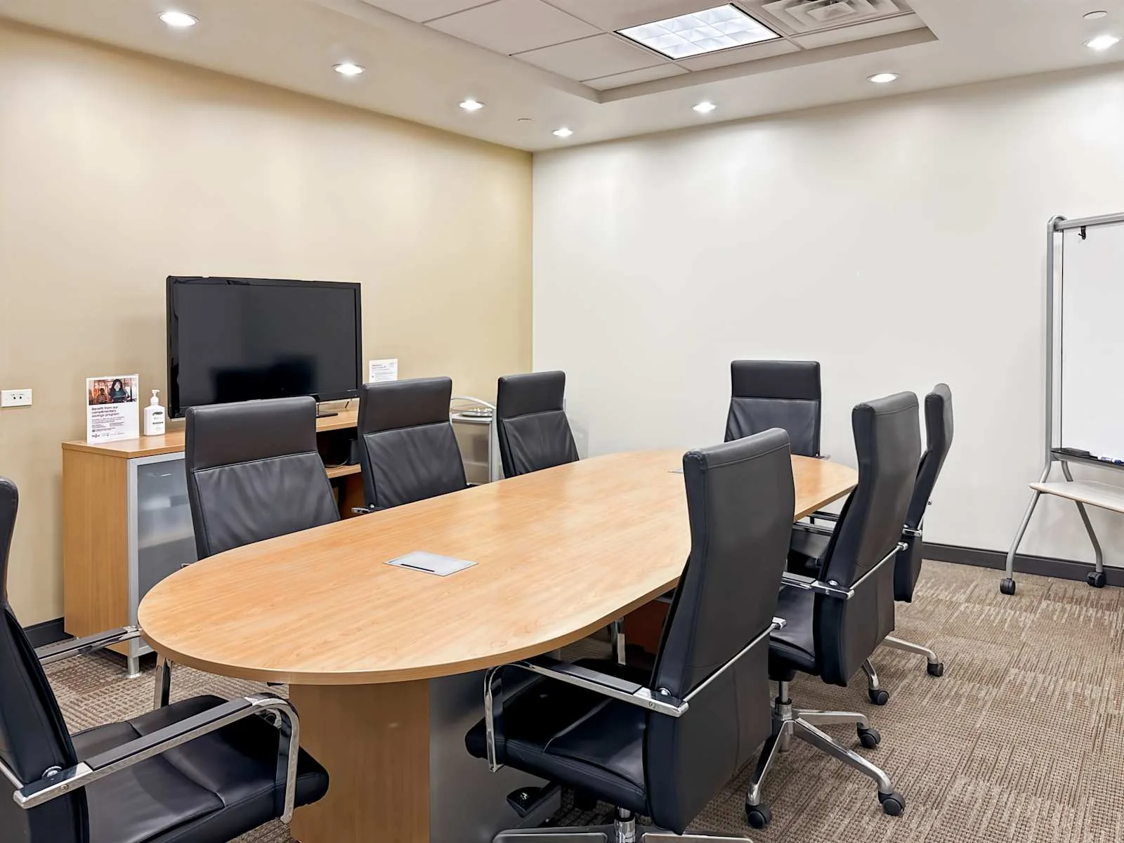 Regus NC, Chapel Hill - Chapel Hill, Meeting room for 8 people, Chapel Hill, NC