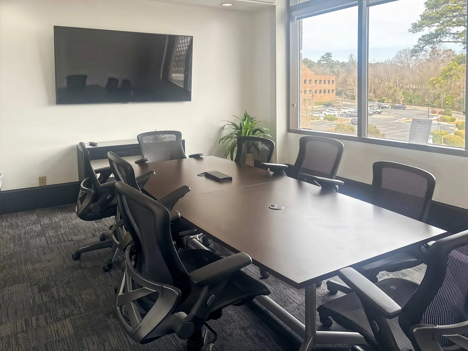 Regus NC, Chapel Hill - E Franklin St, Meeting room for 8 people, Chapel Hill, NC