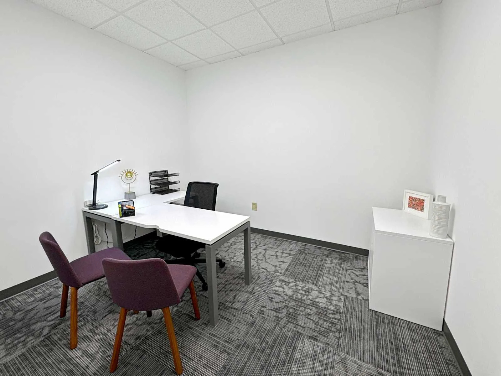 Regus NC, Chapel Hill - Governors Dr, Private office, 1 desk, Chapel Hill, NC