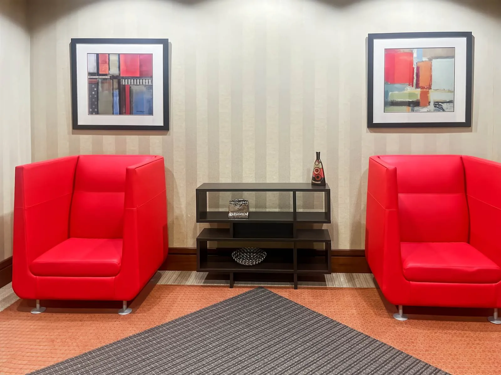 Regus NC, Charlotte - Southpark Fairview, Lounge, Charlotte, NC