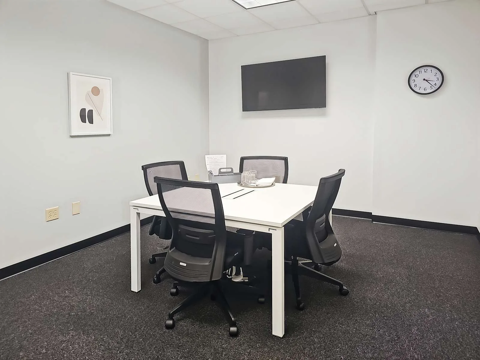 Regus NC, Greensboro - Weybridge Ln, Meeting room for 4 people, Greensboro, NC
