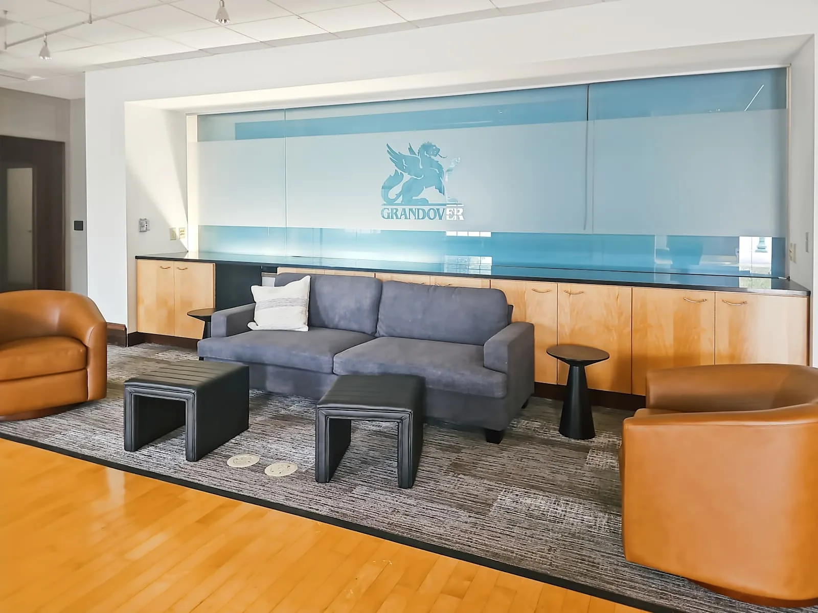 Regus NC, Greensboro - Weybridge Ln, Lounge, Greensboro, NC