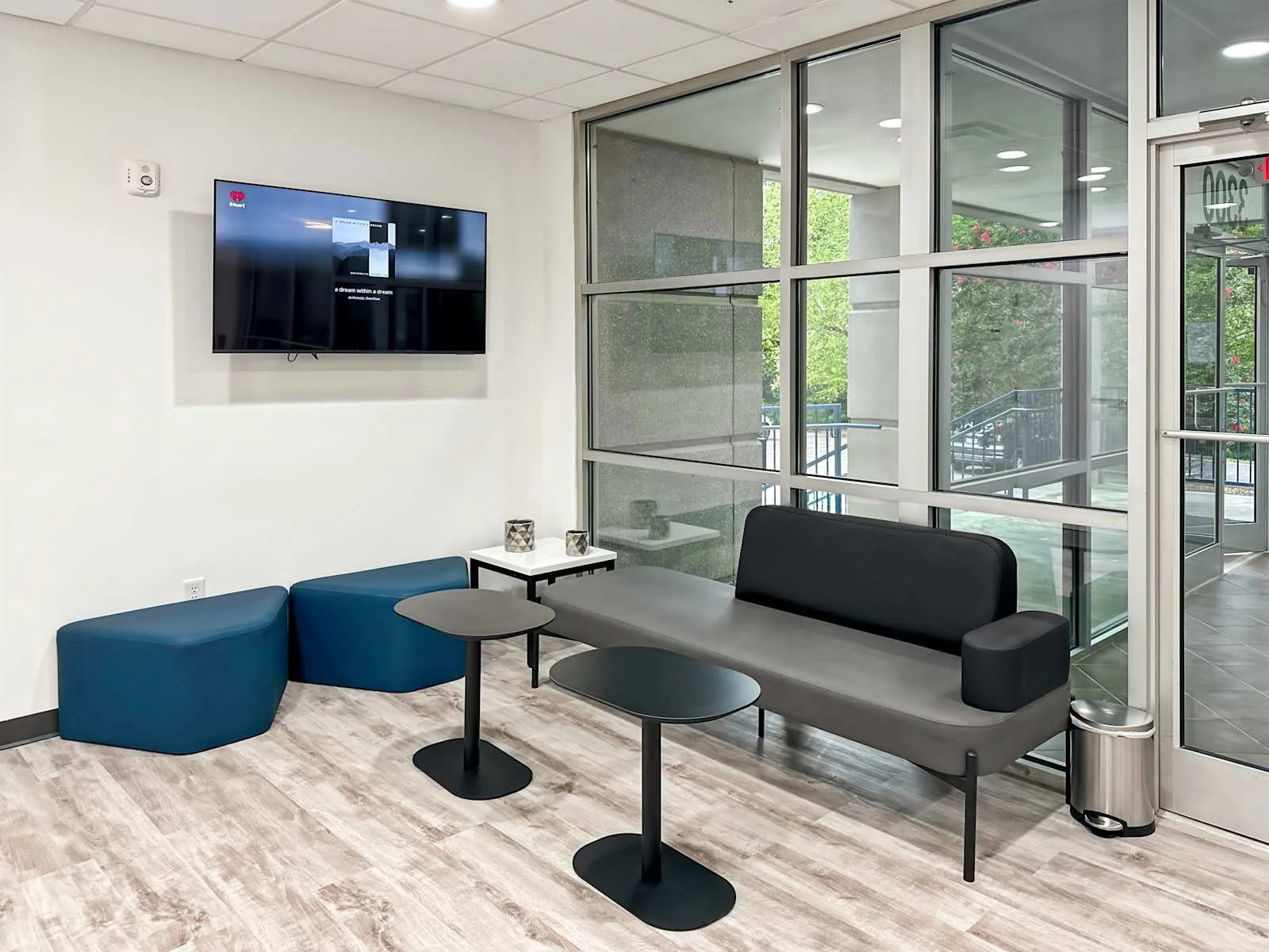 Regus NC, Morrisville- Gateway Center Blvd, Lounge, Morrisville, NC