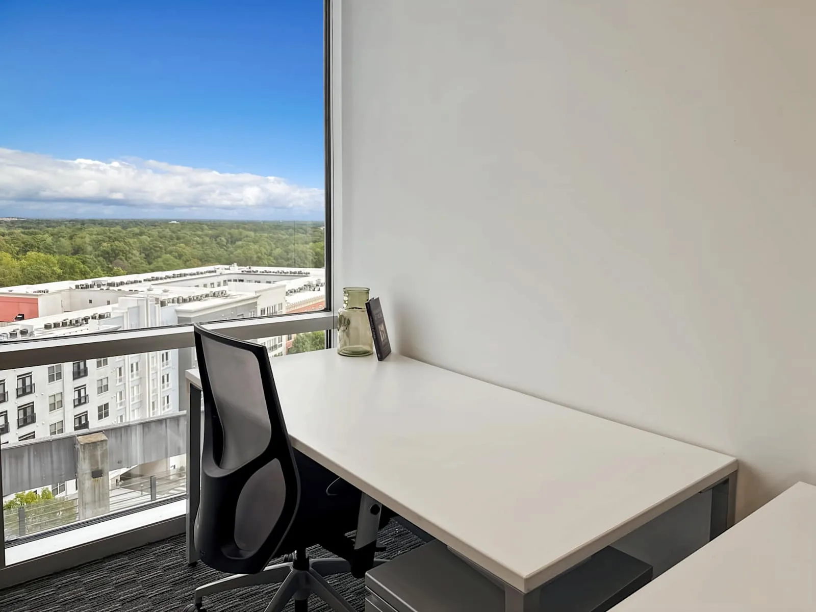 Regus NC, Raleigh – Cap Trust Tower, Private office, 1 desk, Raleigh, NC