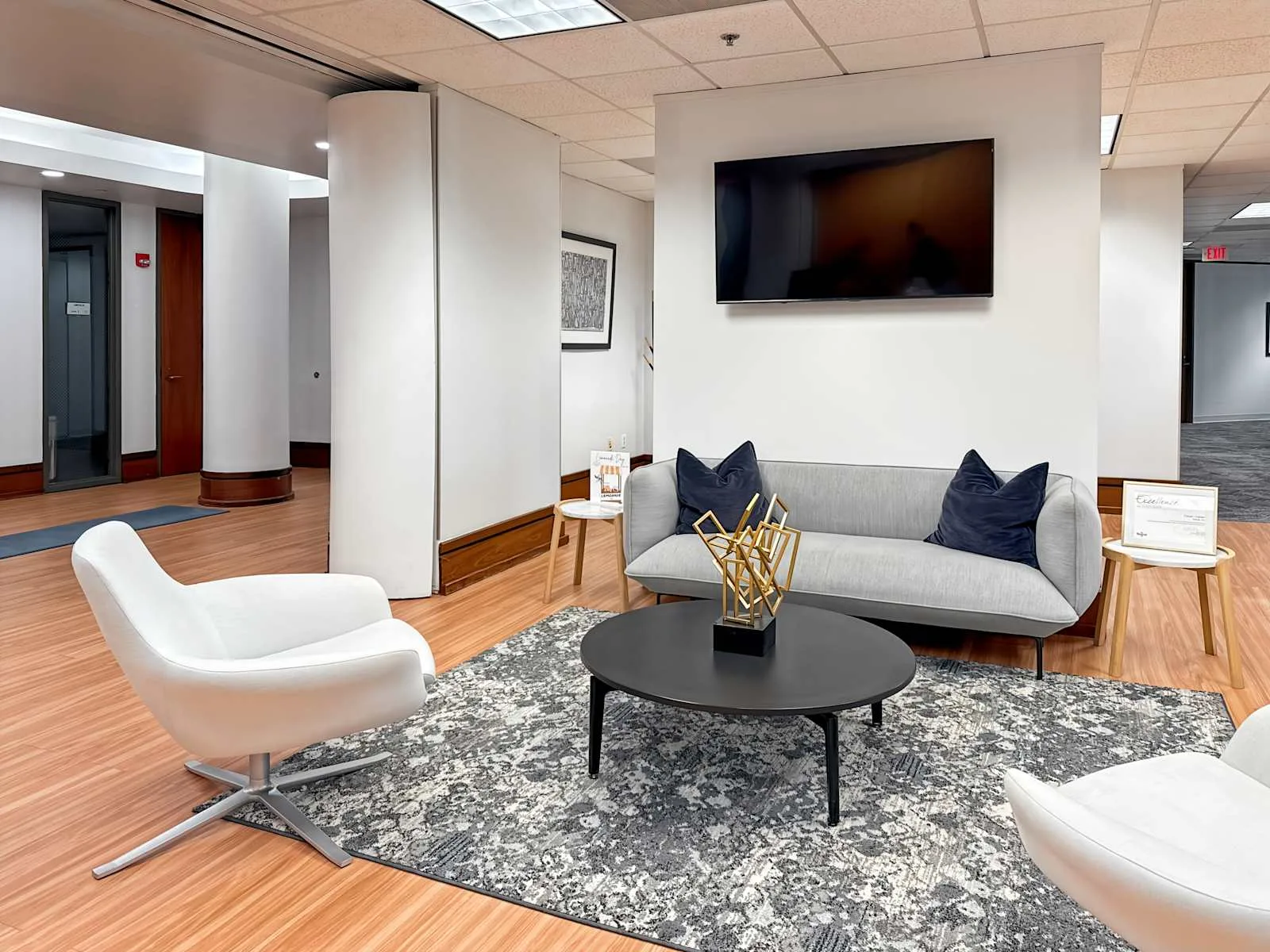 Regus NC, Raleigh - Forum I, Lounge, Raleigh, NC