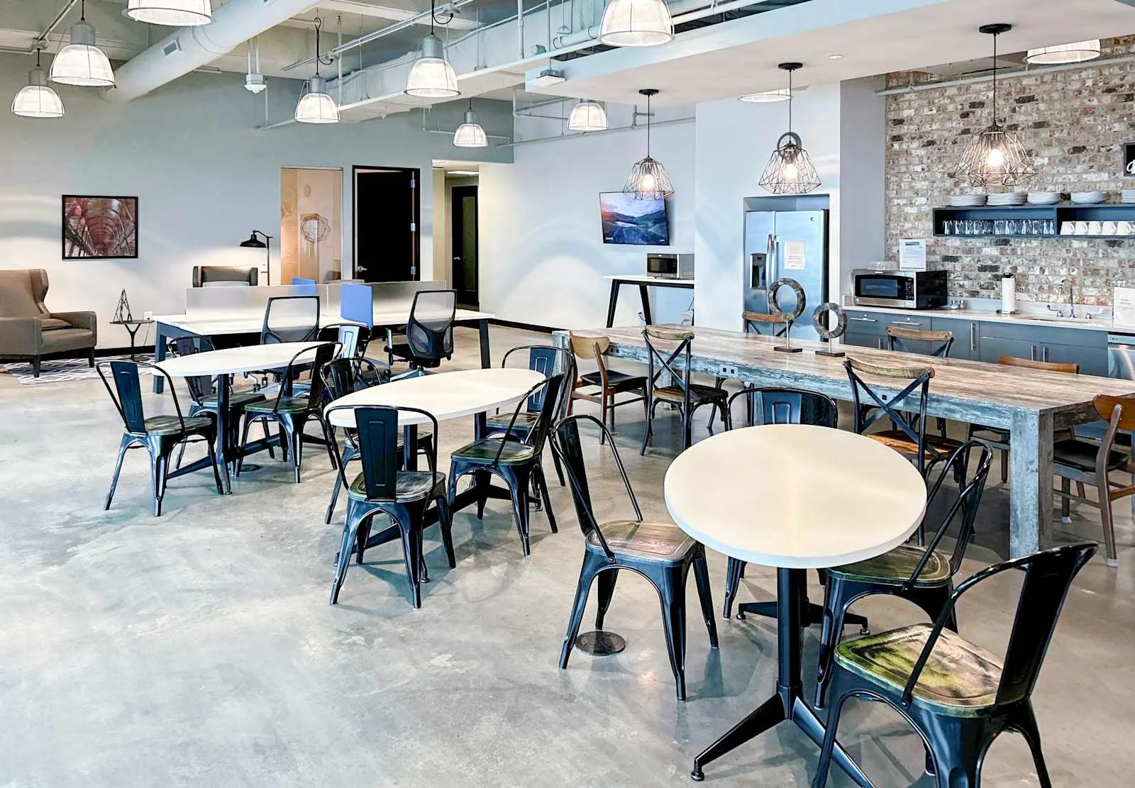 Regus NC, Raleigh - North Hills Tower II, Cafeteria, Raleigh, NC