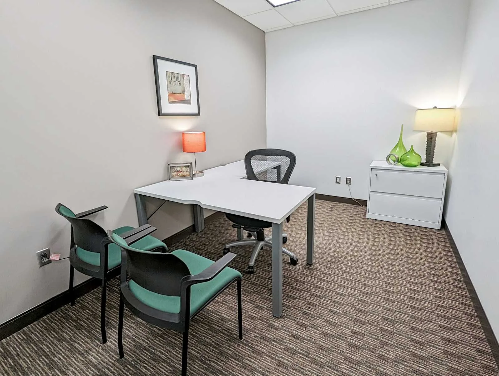 Regus NE, Omaha – Linden Place, Private office, 1 desk, Omaha, NE