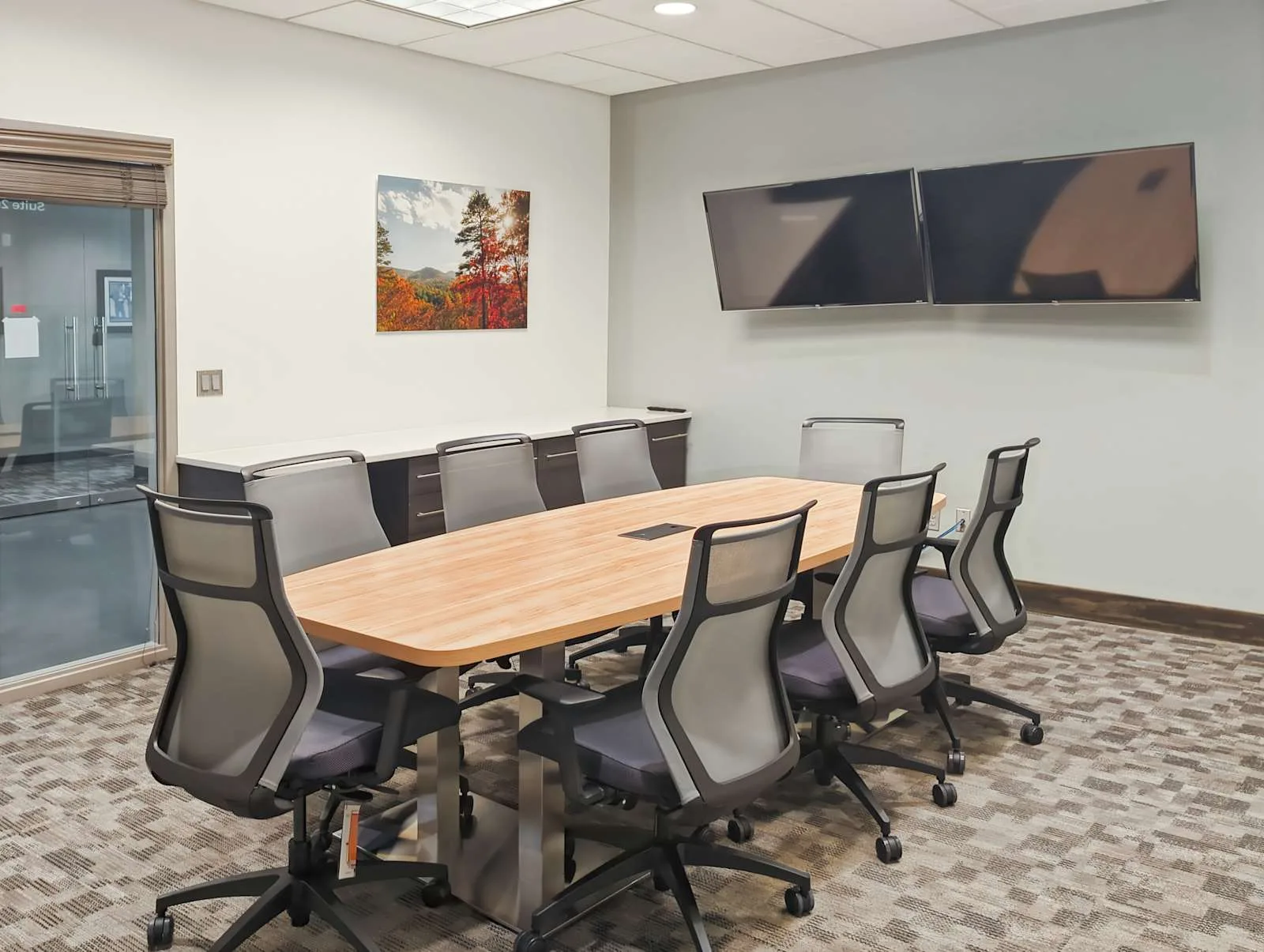 Regus NE, Omaha - S 72nd St, Meeting room for 8 people, Omaha, NE
