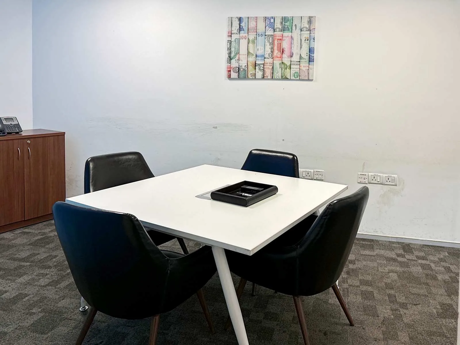 Regus NEW DELHI, Caddie, 4 लोगों के लिए बैठक कक्ष, नई दिल्ली