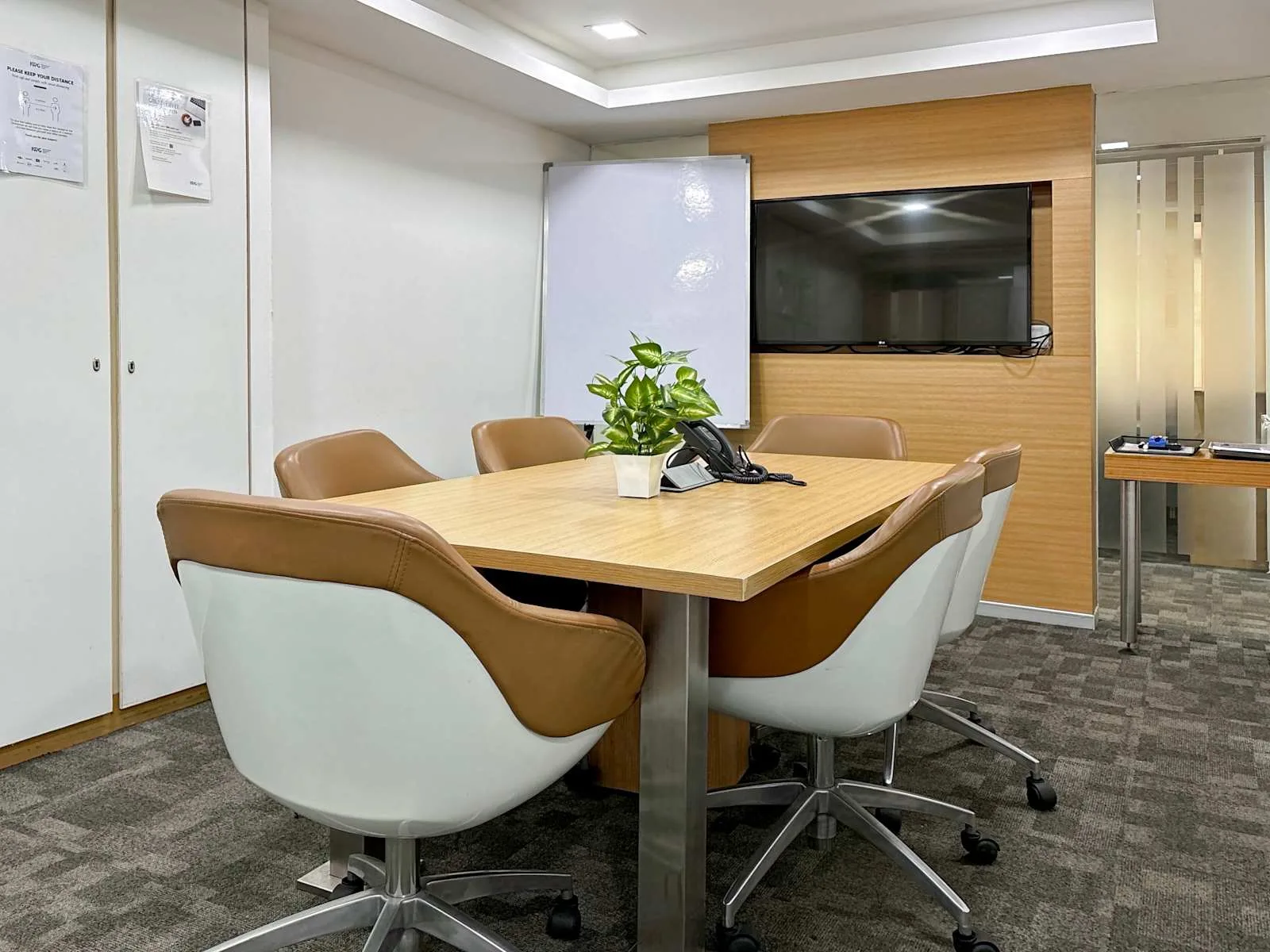 Regus NEW DELHI, Incube, Meeting room for 6 people, New Delhi