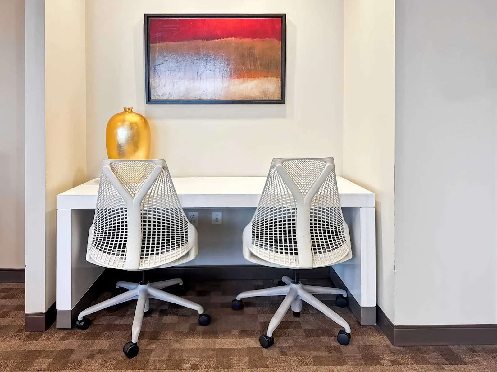 Regus LA, New Orleans - Downtown-Superdome, Private office, 2 desks, New Orleans, LA