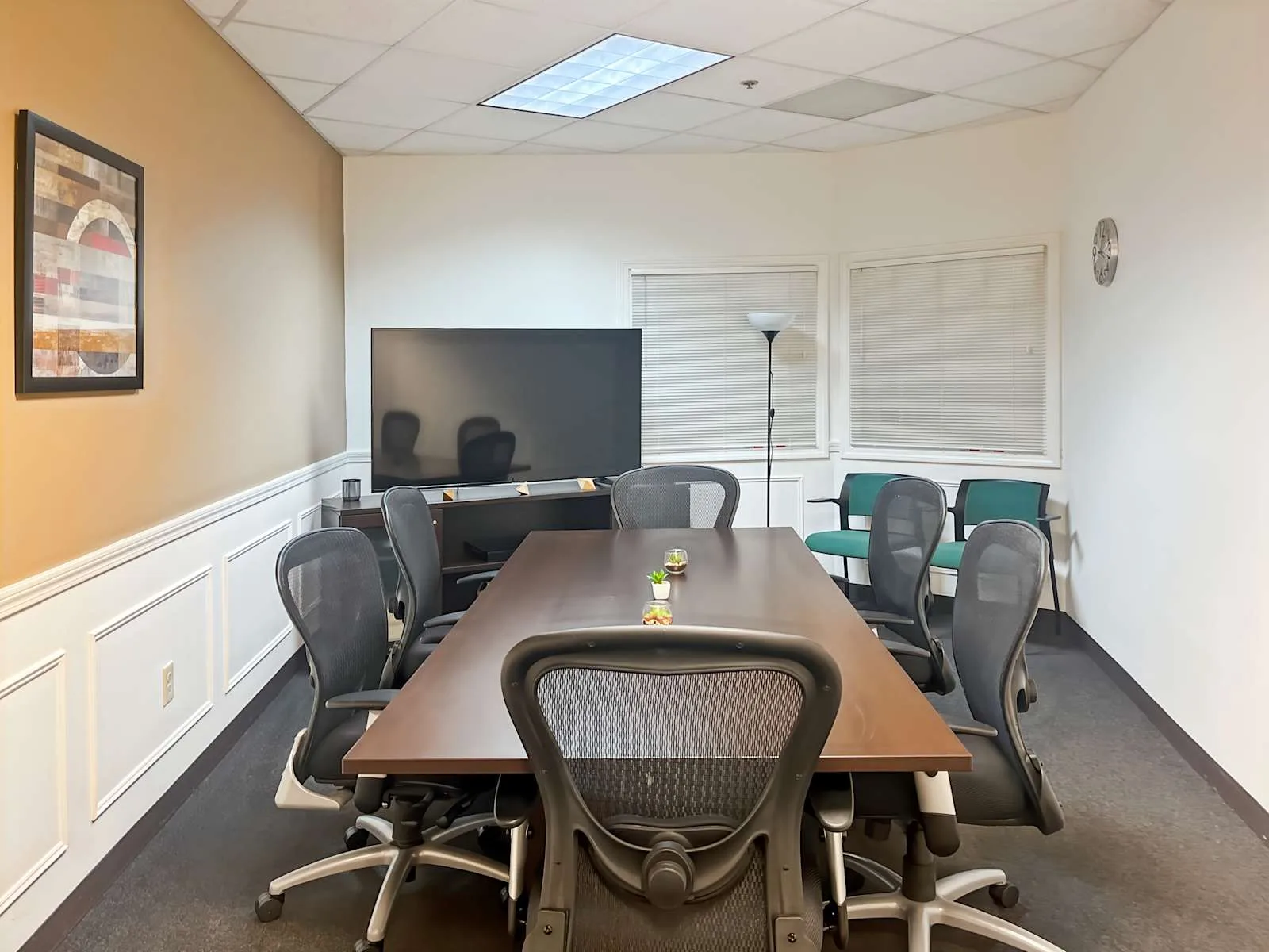 Regus LA, New Orleans - Energy Centre Building, Meeting room for 6 people, New Orleans, LA