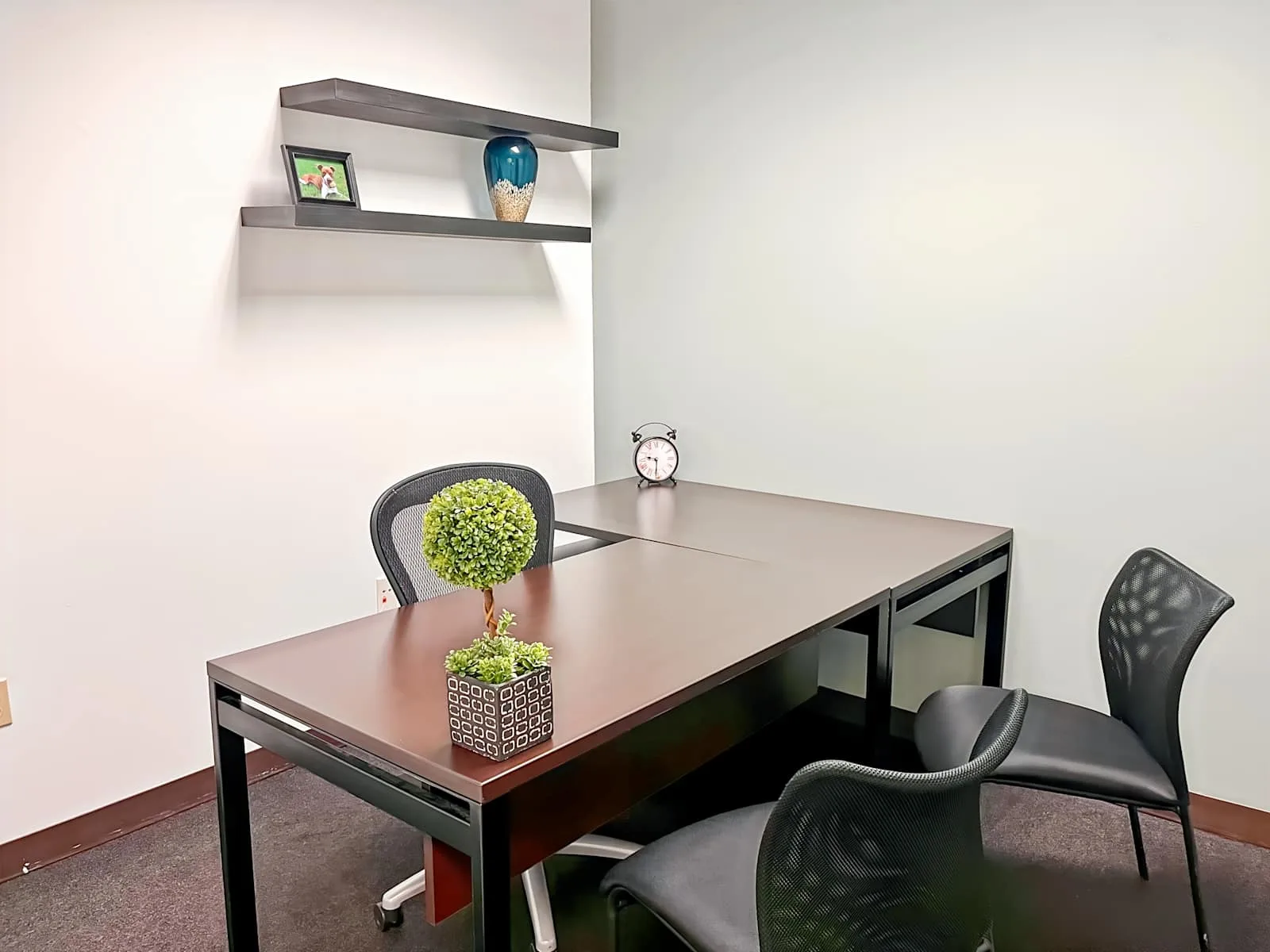 Regus LA, New Orleans - Energy Centre Building, Private office, 1 desk, New Orleans, LA