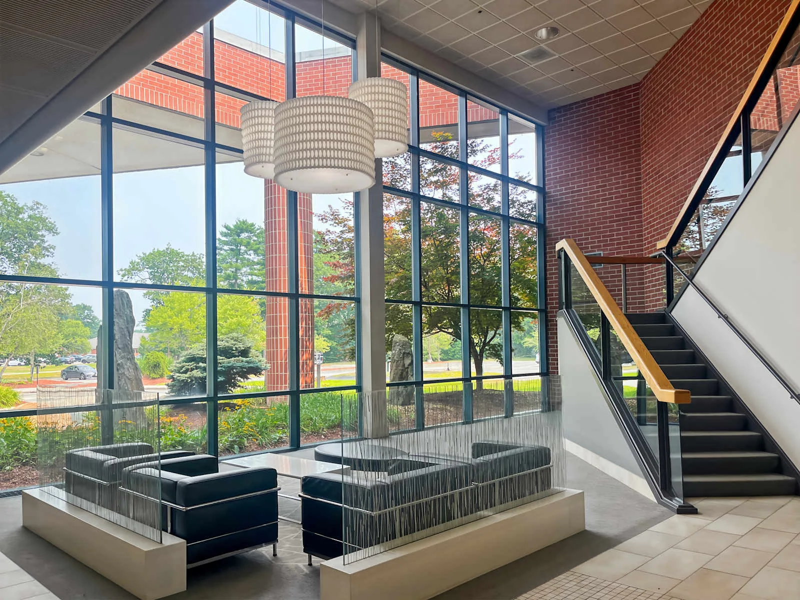 Regus LA, New Orleans - Energy Centre Building, Lounge, New Orleans, LA