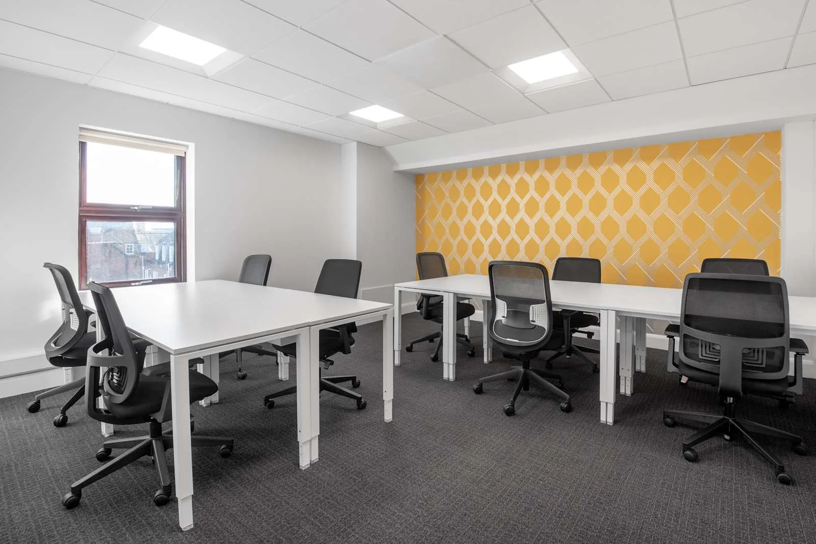 Regus NEWBURY, Oxford House, Private office, 11 desks, Newbury
