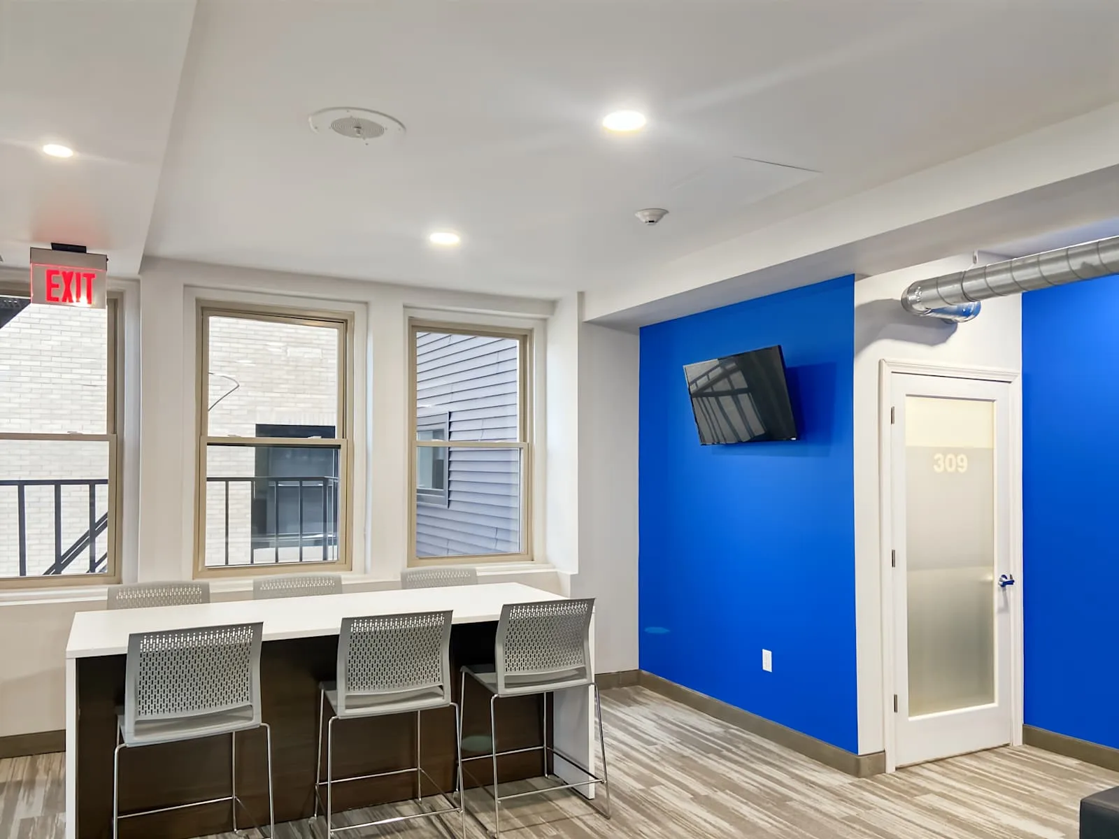 Regus NH, Manchester - 1087 Elm Street, Meeting room for 6 people, Manchester, NH