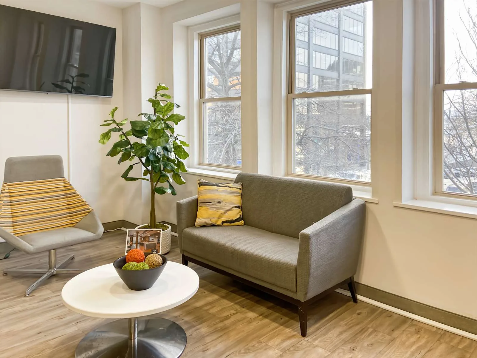 Regus NH, Manchester - 1087 Elm Street, Lounge, Manchester, NH