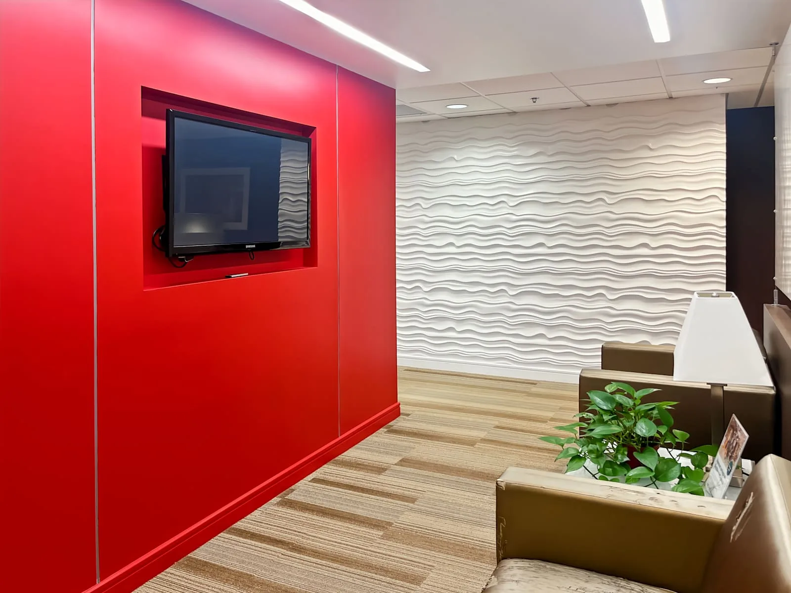 Regus NH, Nashua – One Tara Boulevard, Lounge, Nashua, NH