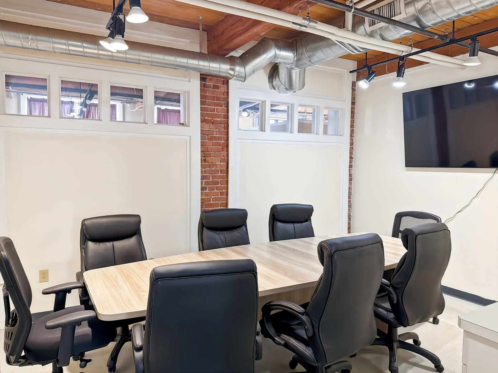 Regus NH, Tilton - W Main St, Meeting room for 7 people, Tilton, NH