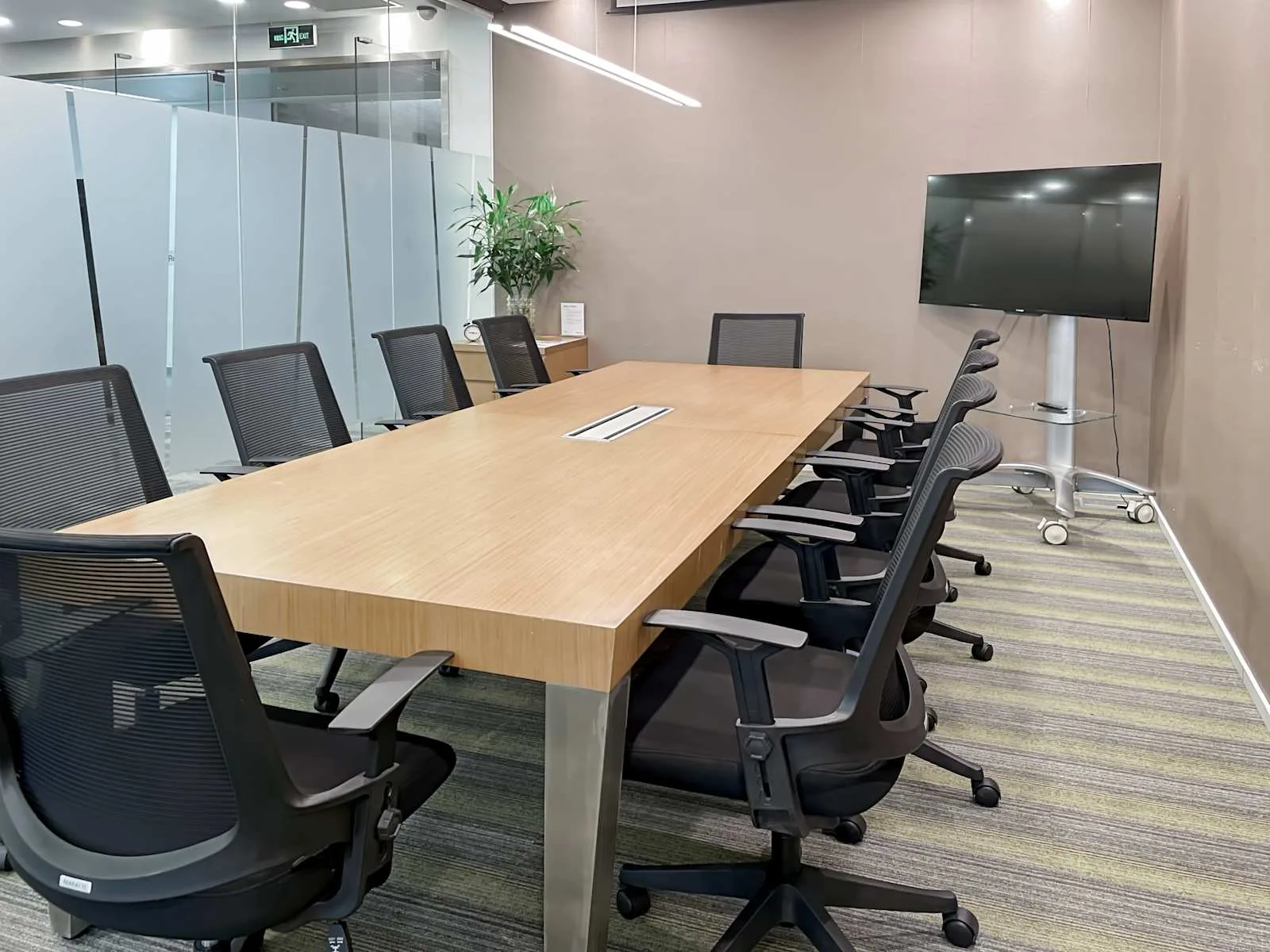 Regus NINGBO, China Life, Meeting room for 9 people, Ningbo