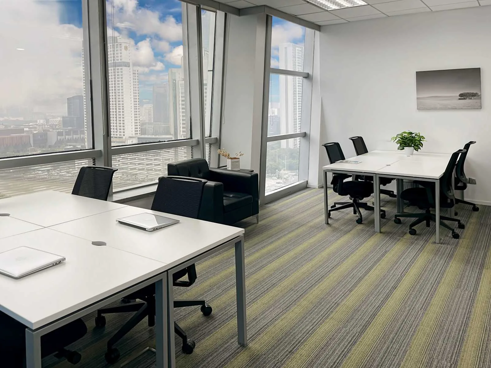 Regus NINGBO, China Life, Private office, 8 desks, Ningbo