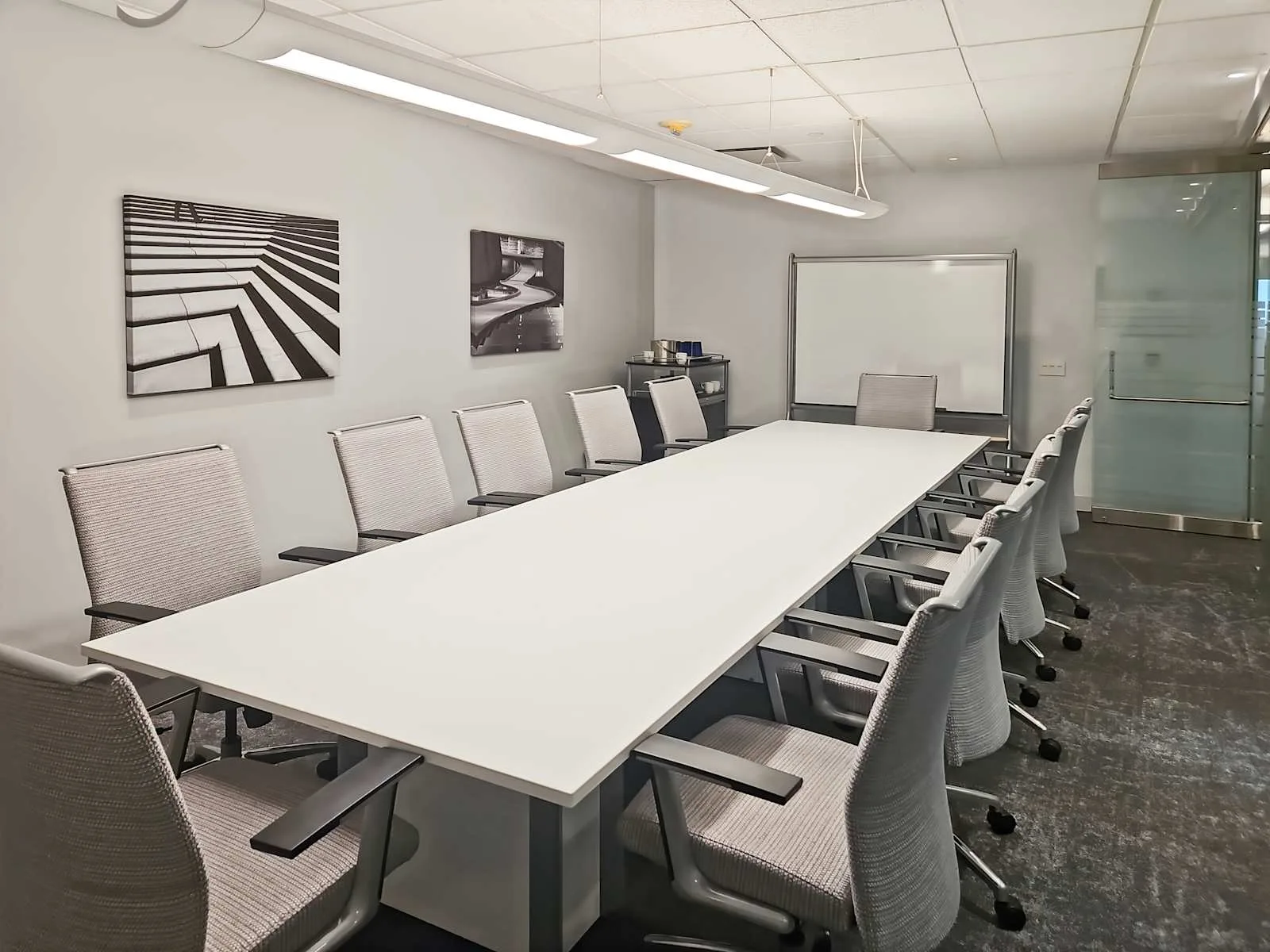 Regus NJ, Fort Lee - Fort Lee, Meeting room for 13 people, Fort Lee, NJ