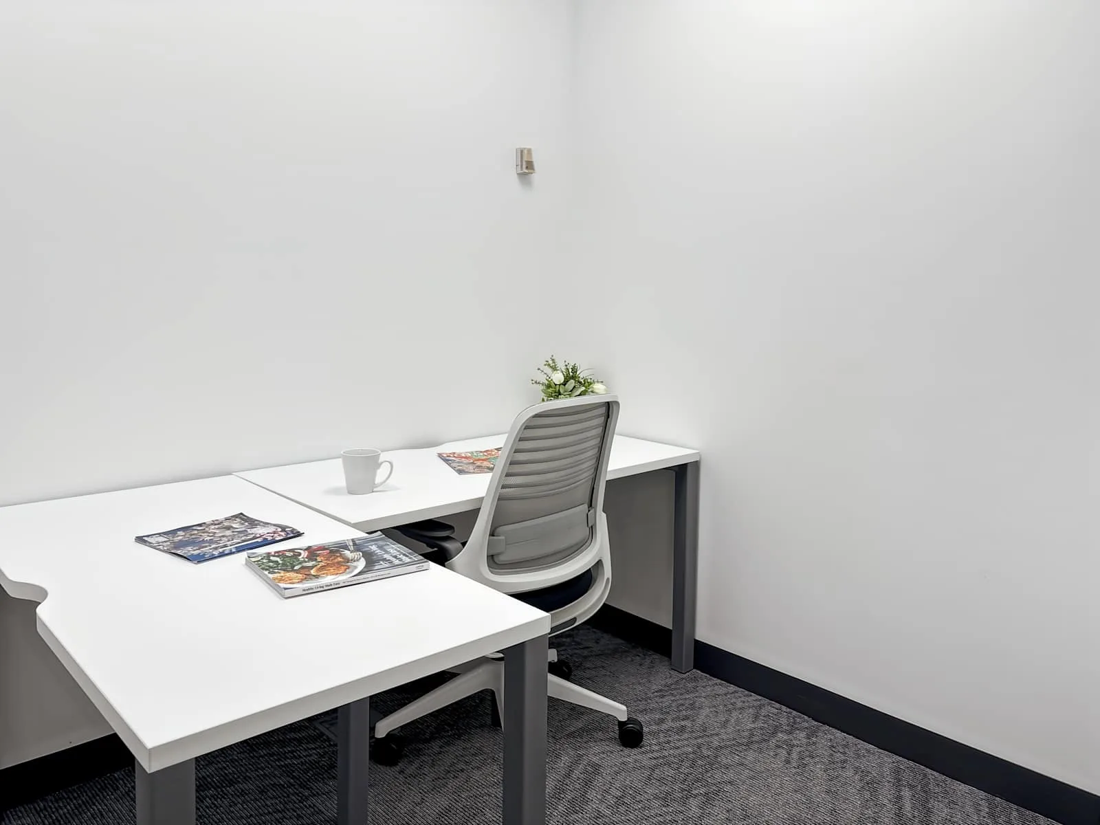 Regus NJ, Hampton - Frontage Rd, Private office, 2 desks, Hampton, NJ