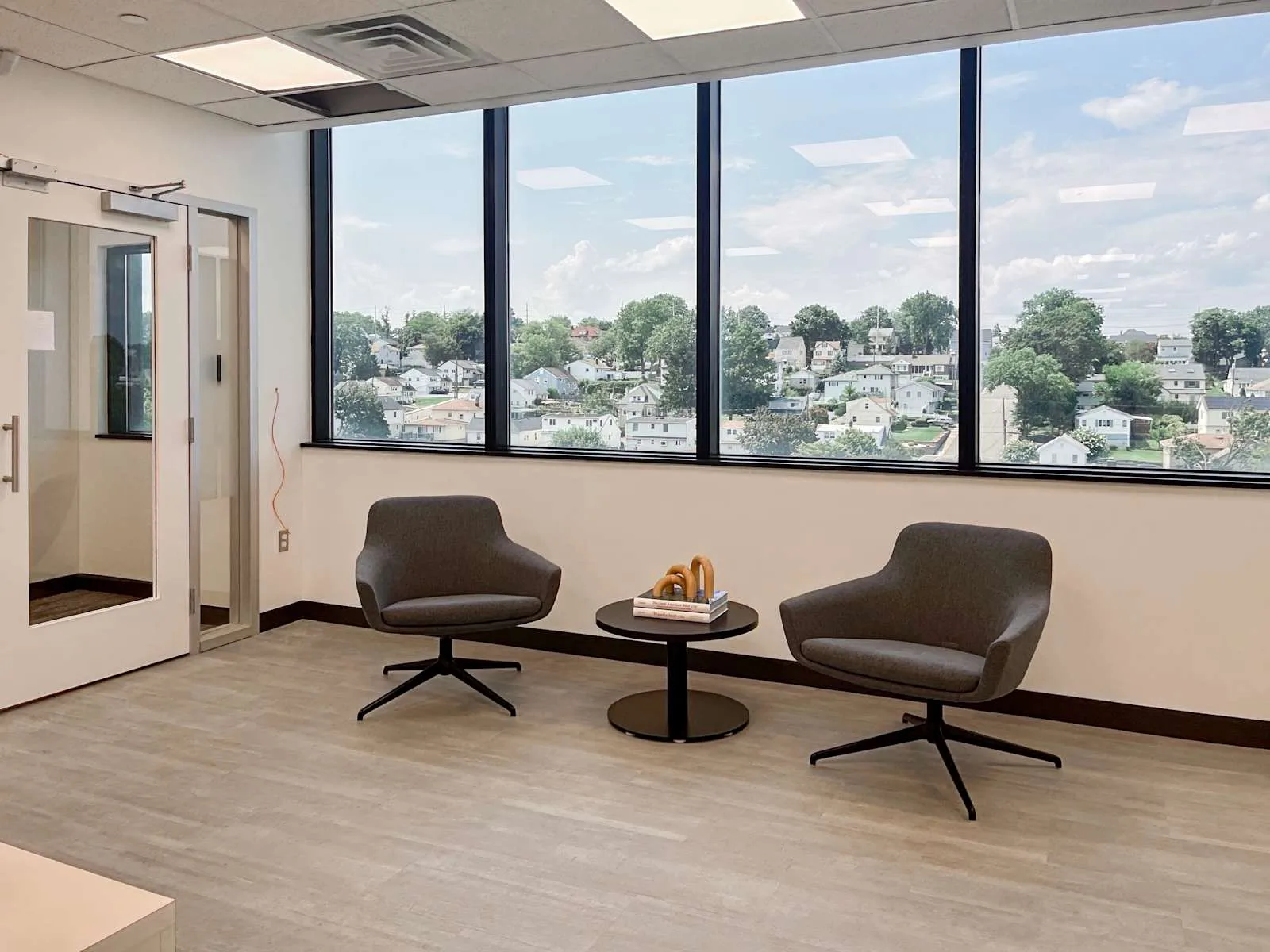 Regus NJ, Hasbrouck Heights - State Route 17, Lounge, Hasbrouck Heights, NJ