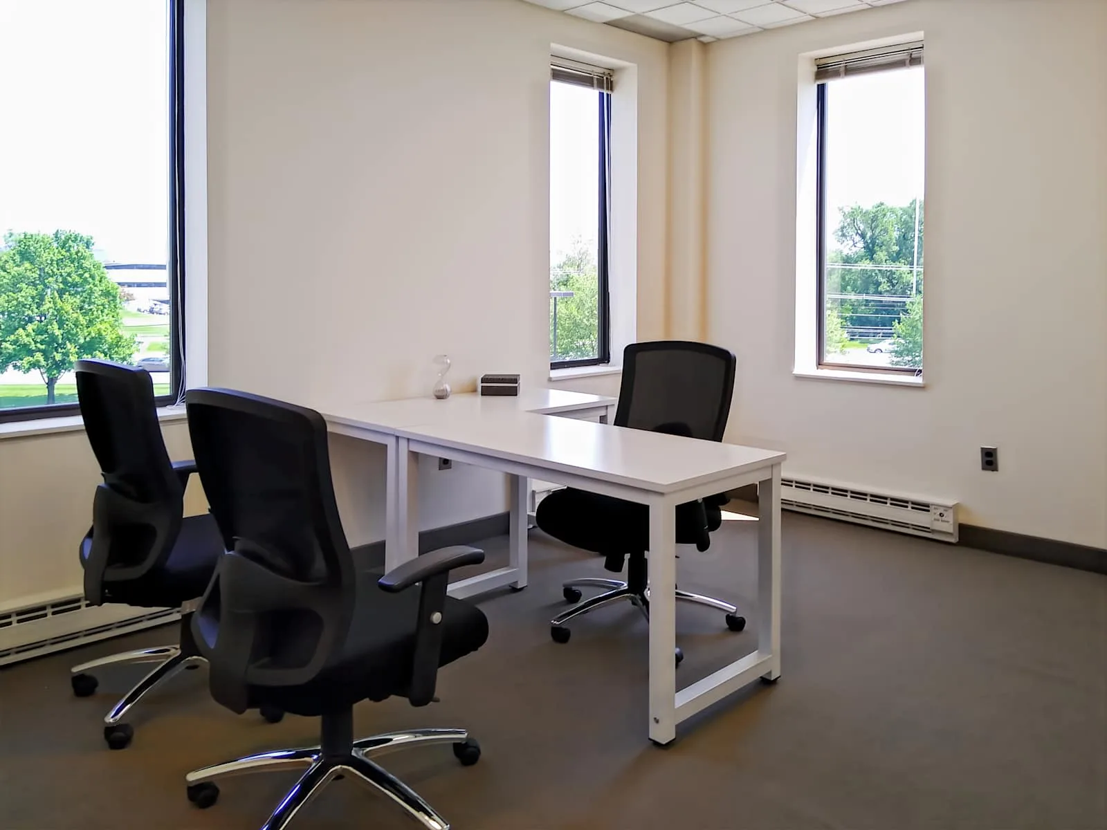 Regus NJ, Parsippany - Rt 10, Private office, 1 desk, Parsippany, NJ