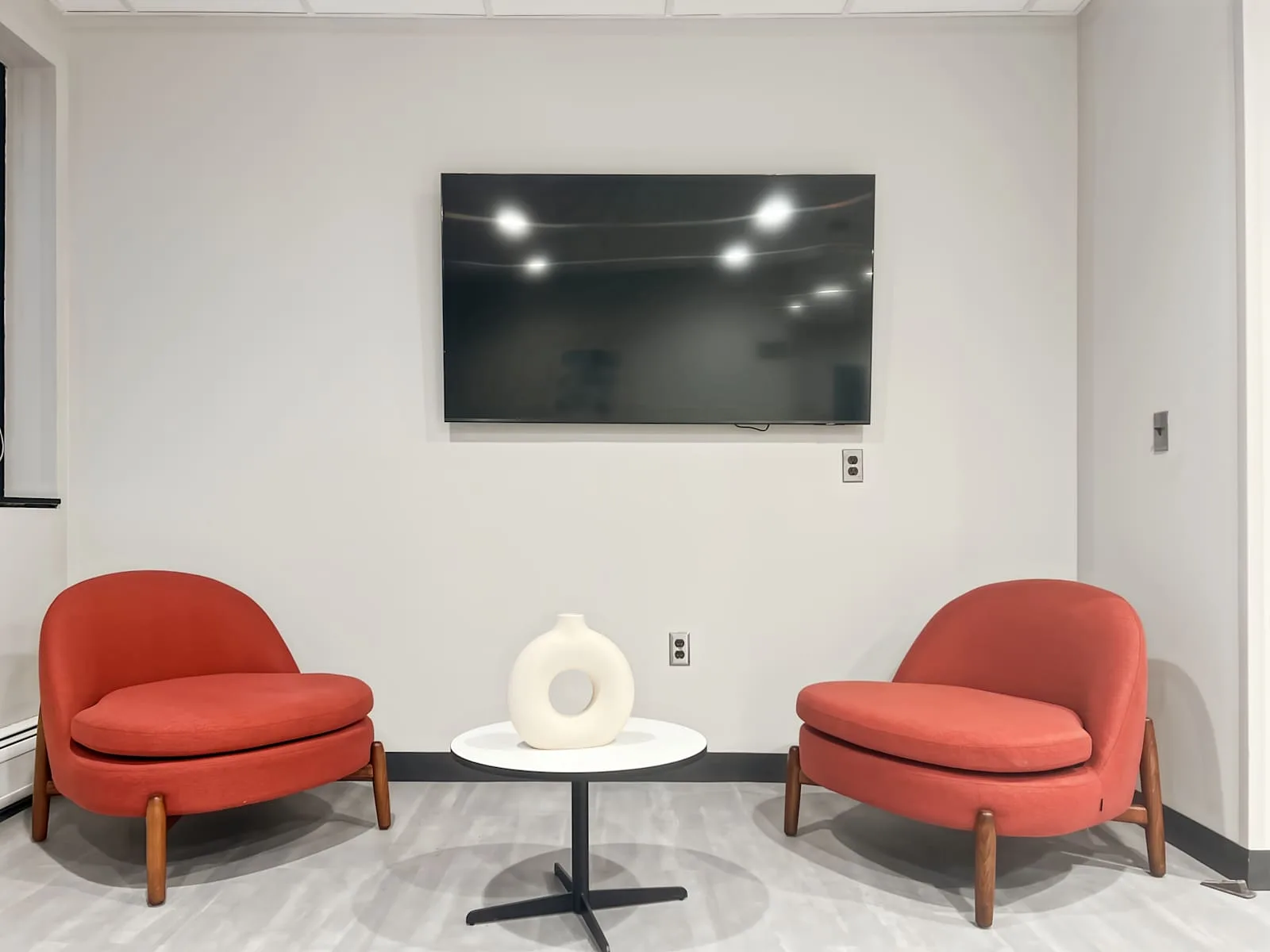 Regus NJ, South Plainfield - Hadley Rd, Lounge, South Plainfield, NJ