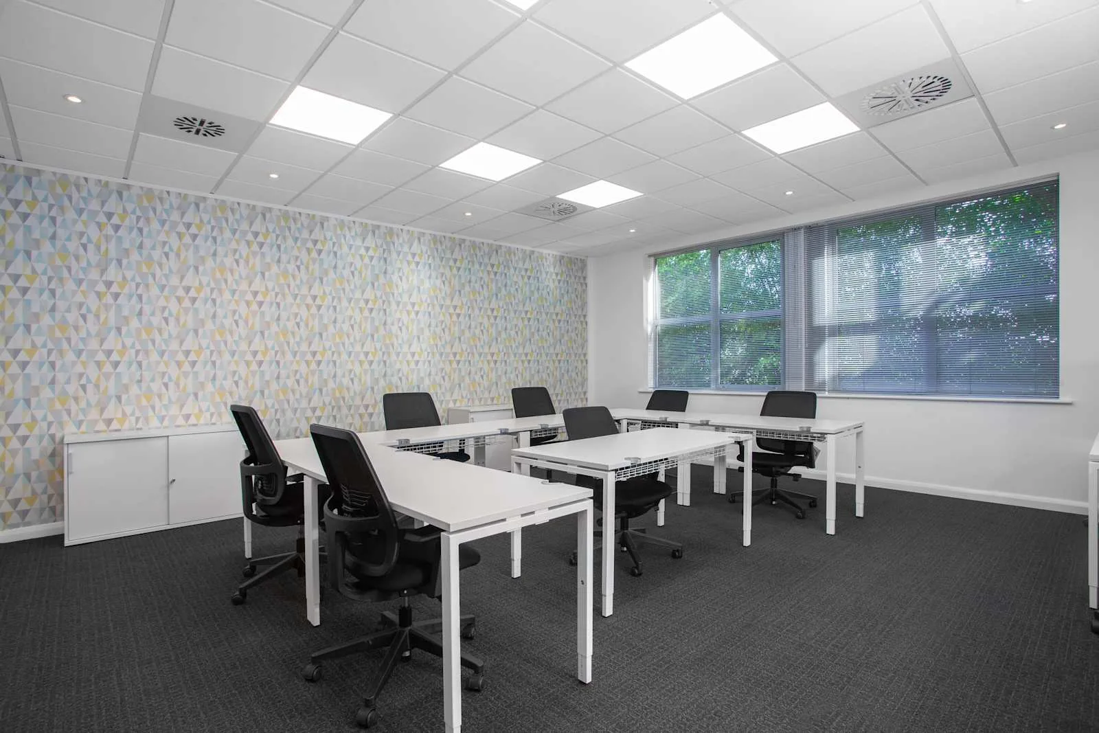 Regus NOTTINGHAM, East Midlands Airport, Private office, 7 desks, Castle Donington