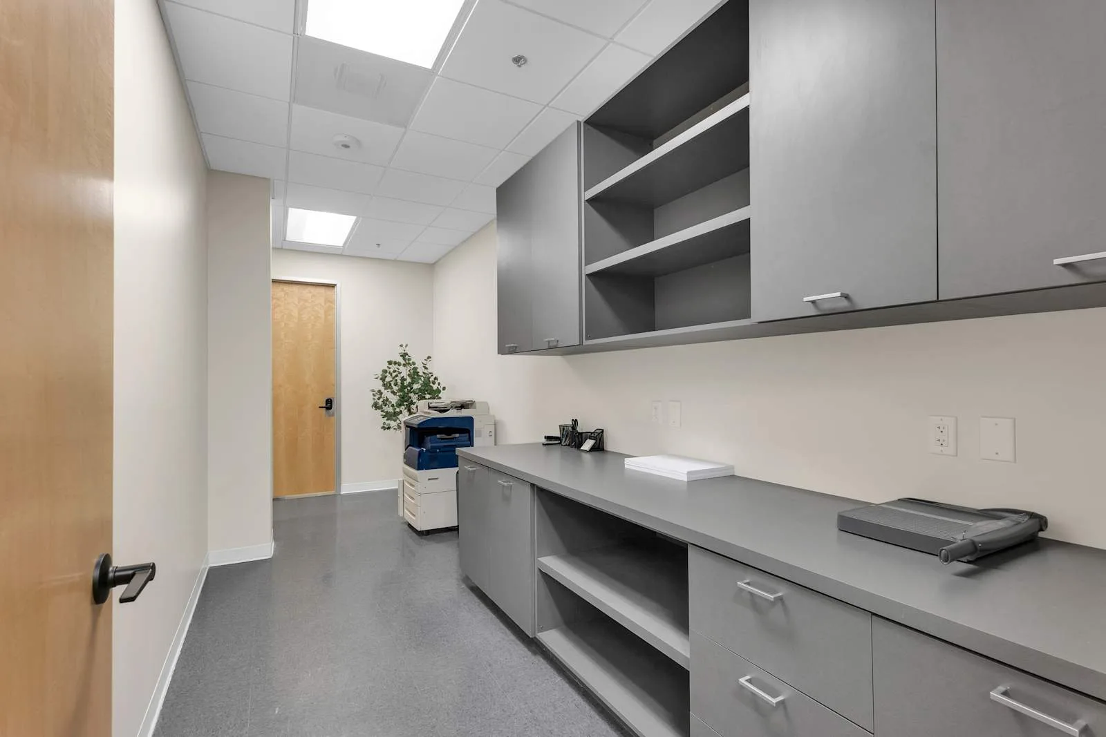 Regus NV, Las Vegas - 1635 Village Center Circle, Las Vegas, NV, photo 3
