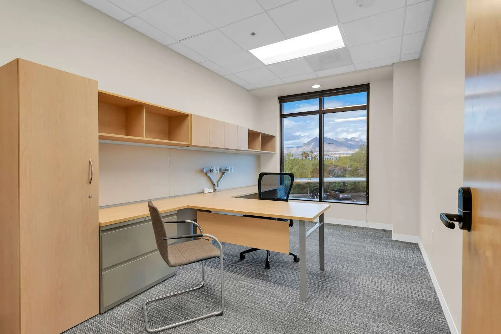 Regus NV, Las Vegas - 1635 Village Center Circle, Private office, 1 desk, Las Vegas, NV