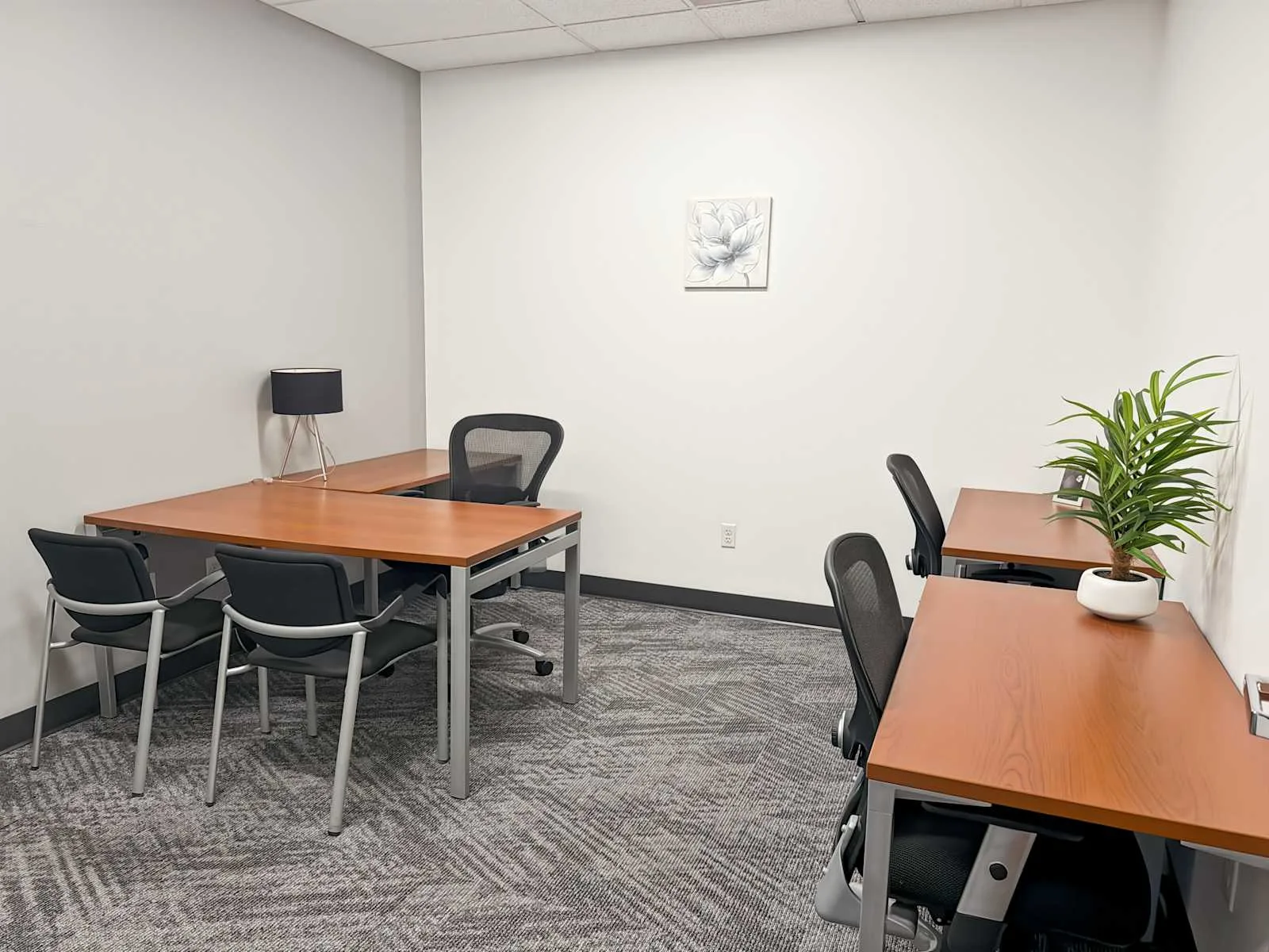 Regus NV, Las Vegas - Howard Hughes Parkway, Private office, 3 desks, Las Vegas, NV