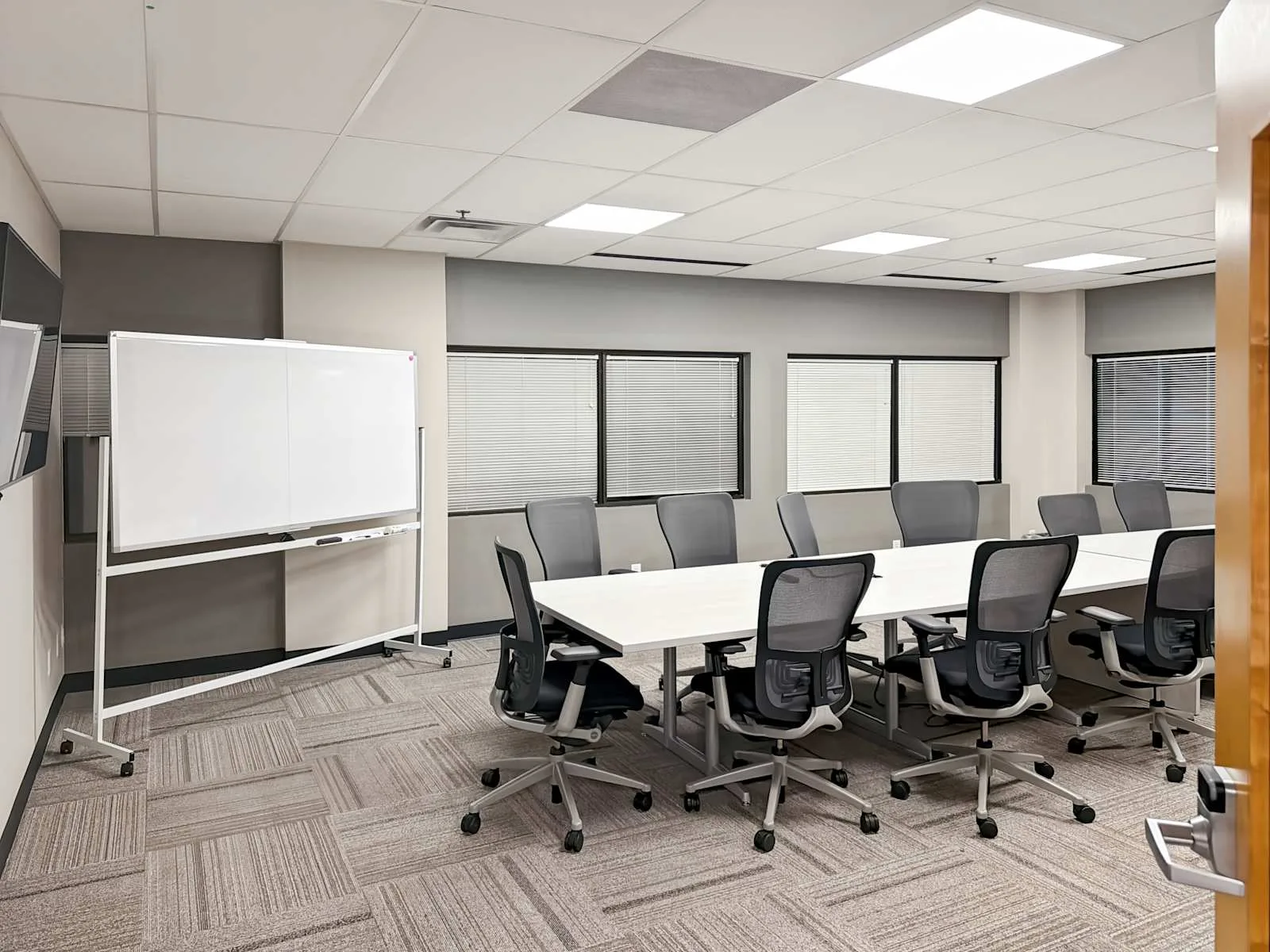 Regus NY, Albany- New Karner Rd, Meeting room for 10 people, Albany, NY