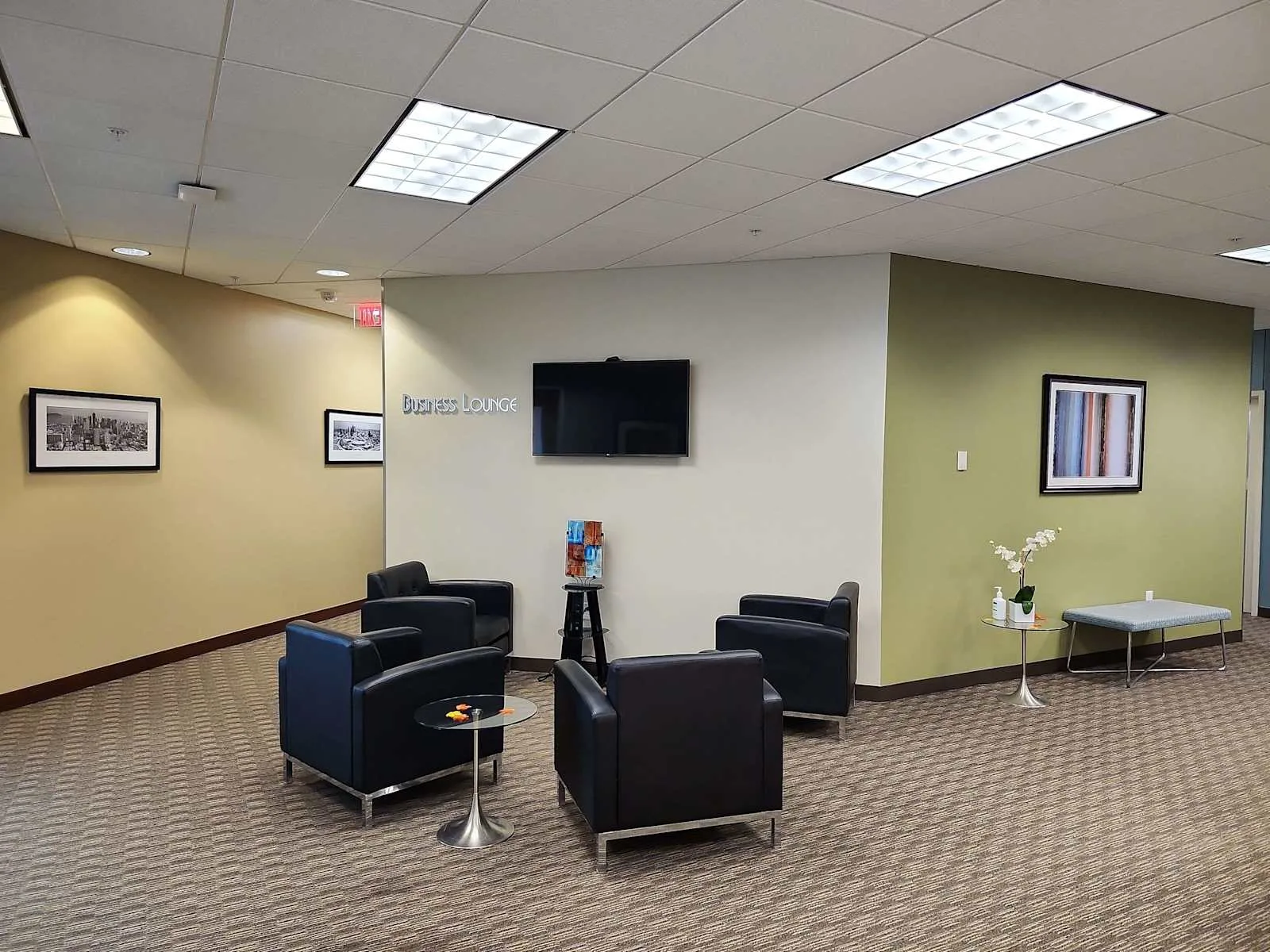 Regus NY, Buffalo - Key Center - Downtown, Lounge, Buffalo, NY