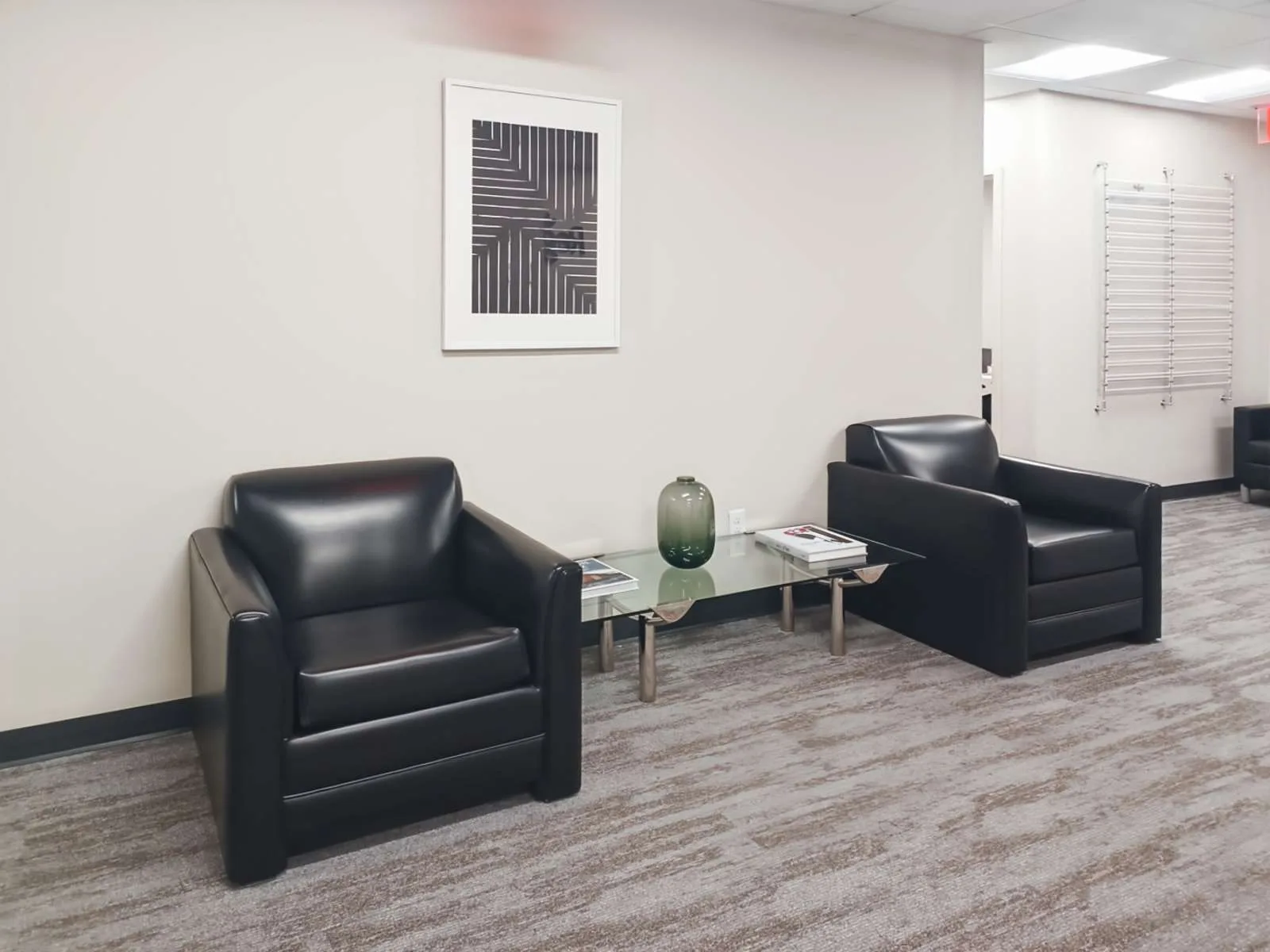 Regus NY, Hauppauge - Veterans Memorial Highway, Lounge, Hauppauge, NY