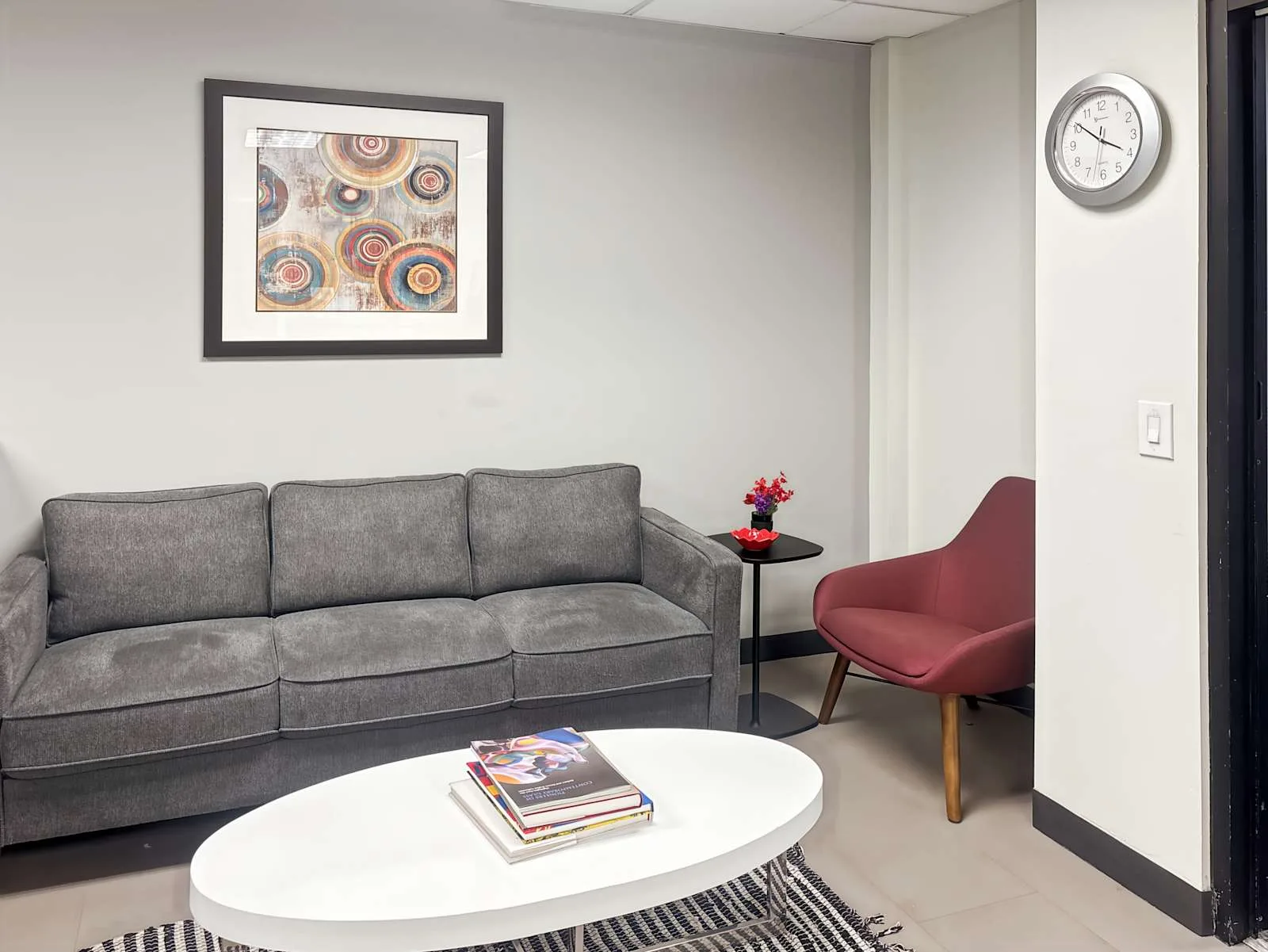 Regus NY, Melville - Broadhollow Rd, Lounge, Melville, NY