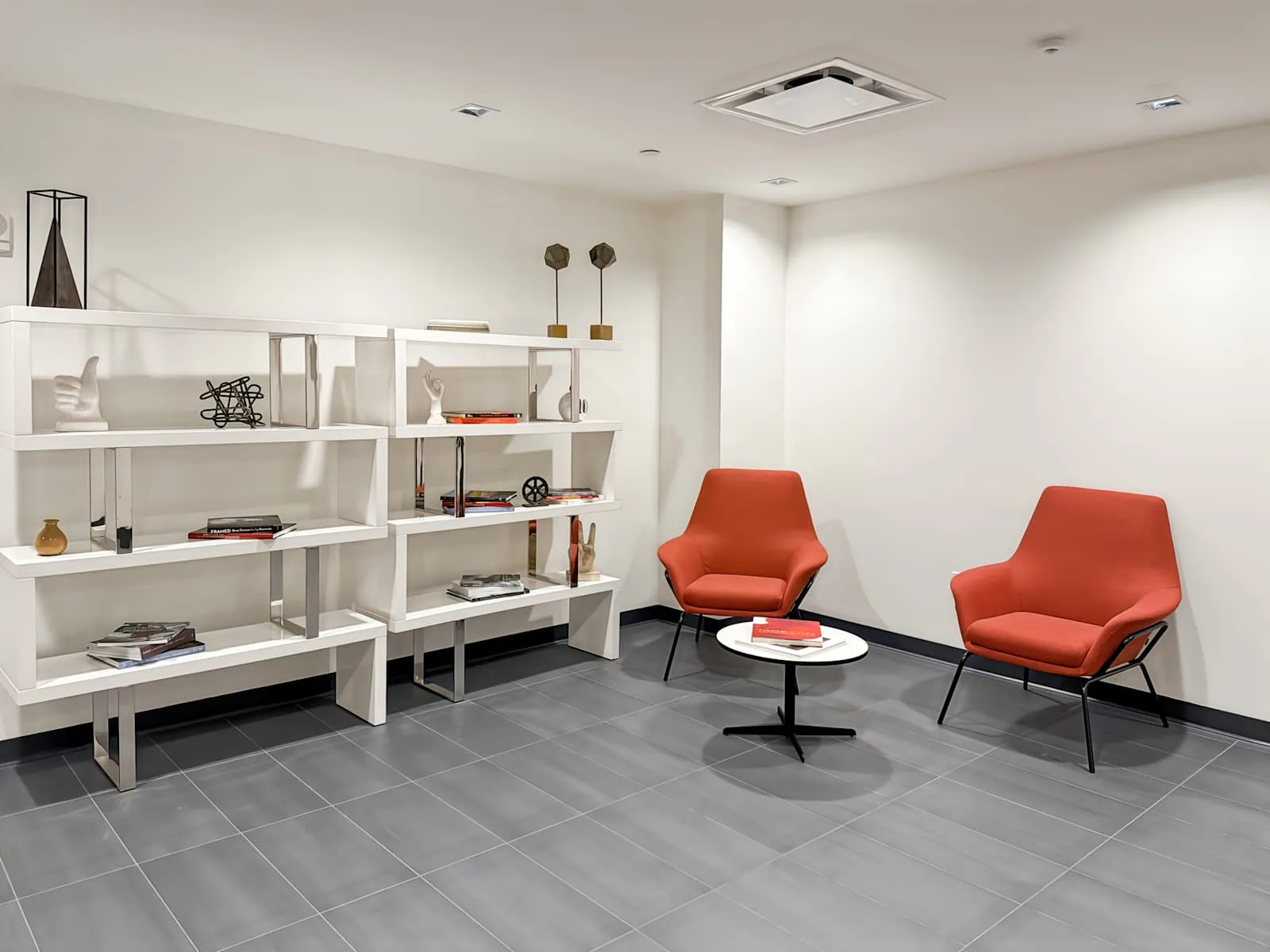 Regus NY, New York - 14 Penn Plaza - 225 West 34th Street, Lounge, New York, NY