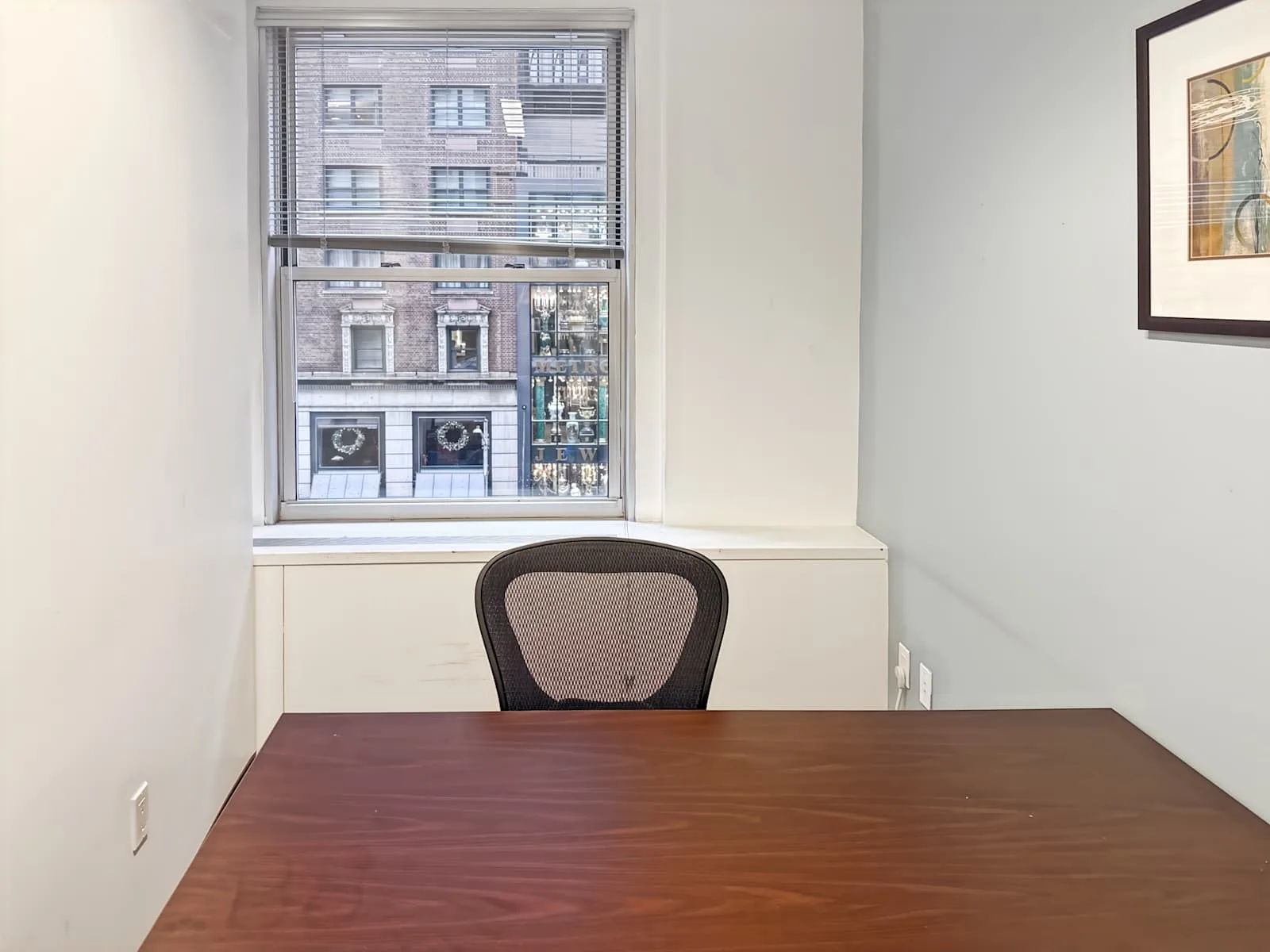 Regus NY, New York City - 57 West 57th, Private office, 1 desk, New York, NY