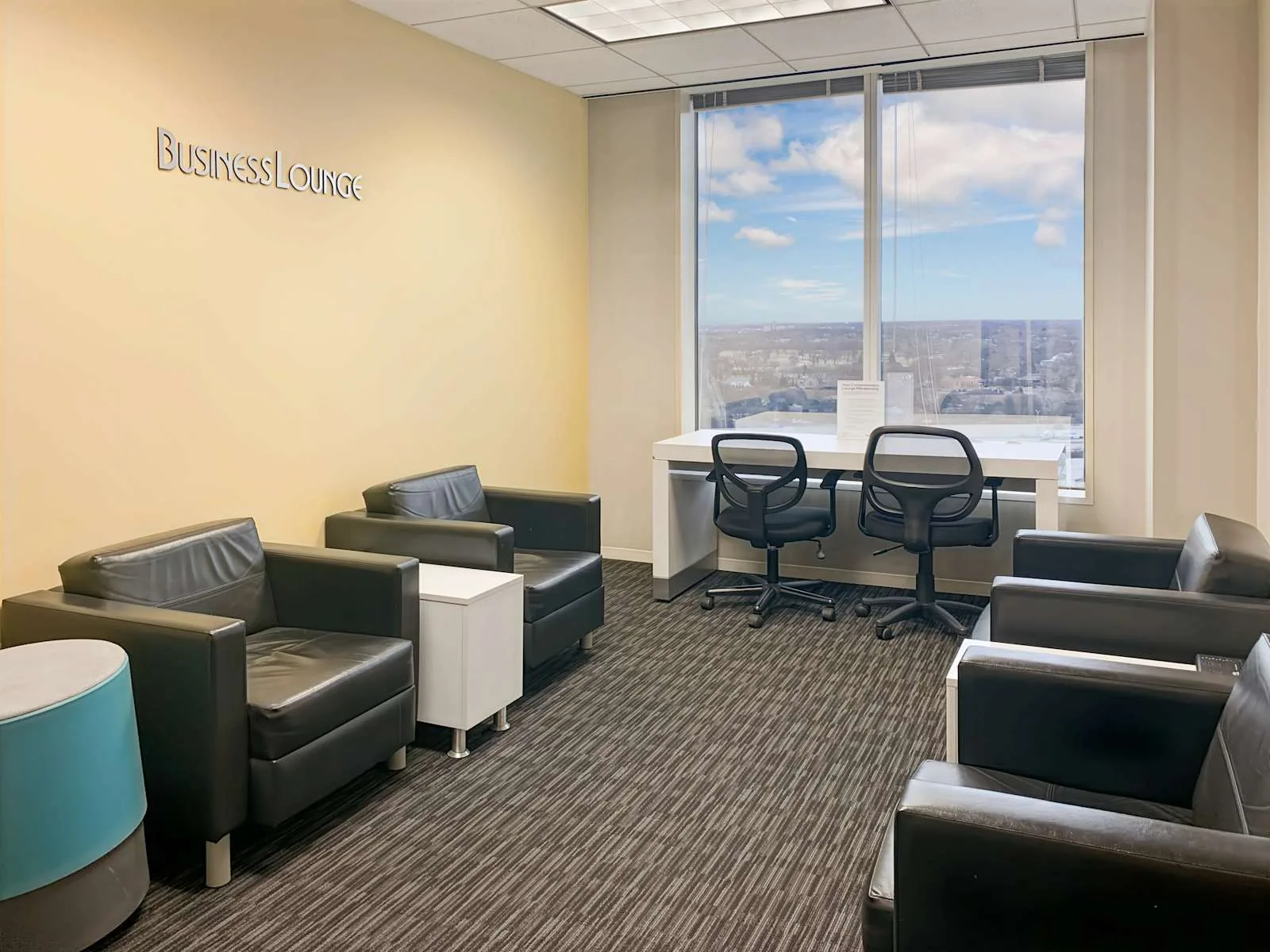 Regus IL, Oak Brook - One Lincoln Centre, Lounge, Oakbrook Terrace, IL
