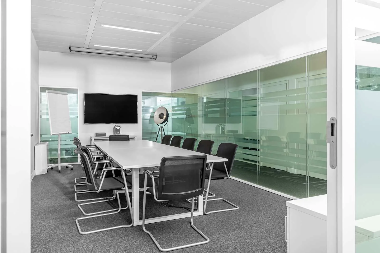 Regus OEIRAS, Lagoas Park, Meeting room for 11 people, Oeiras