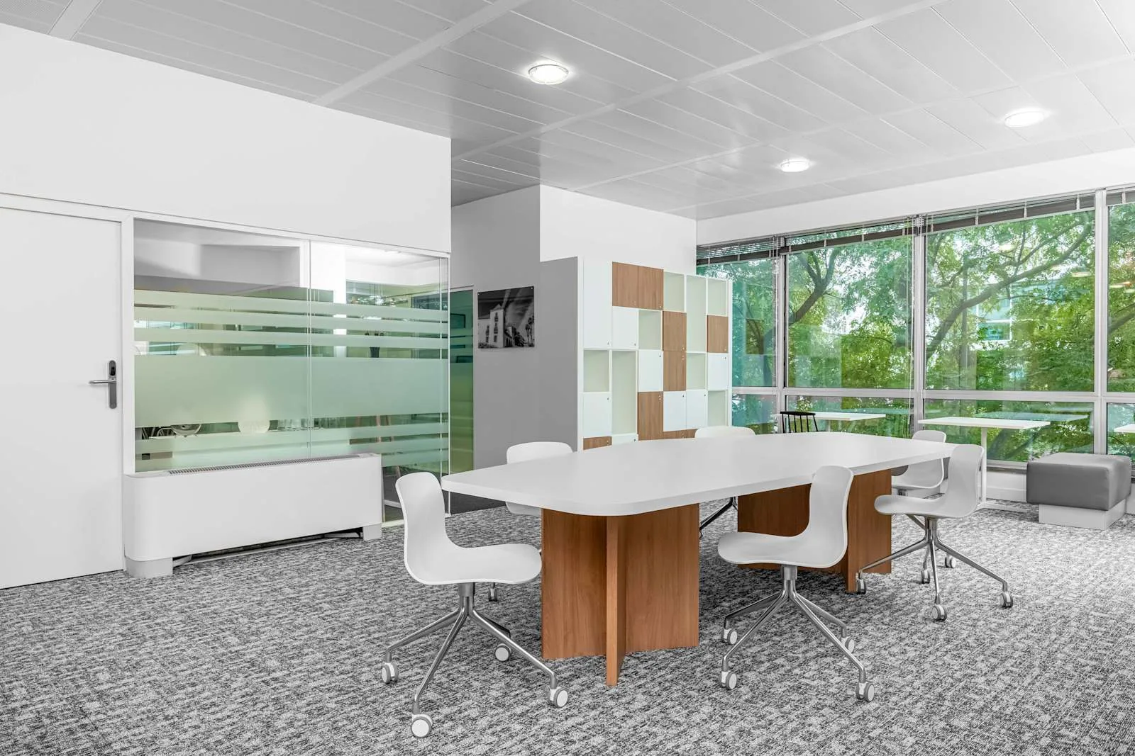 Regus OEIRAS, Lagoas Park, Meeting room for 6 people, Oeiras