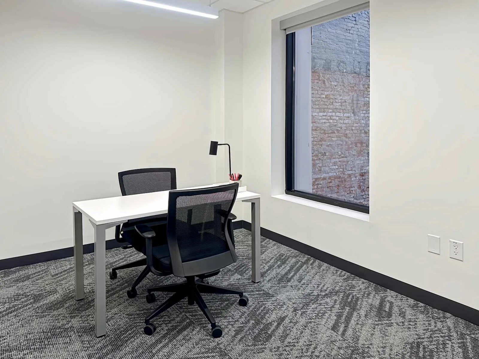 Regus OH, Columbus - N High St., Private office, 2 desks, Columbus, OH