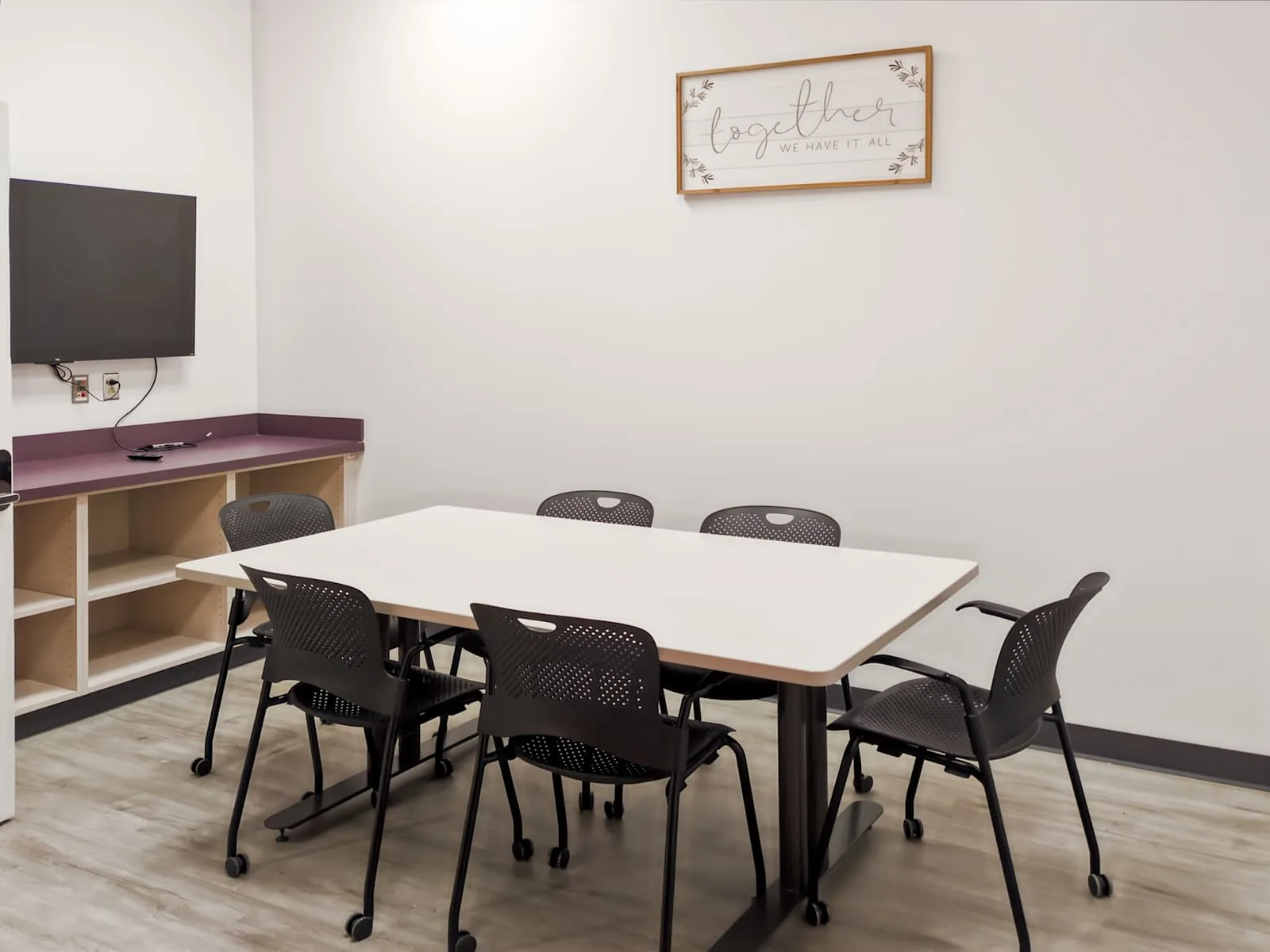 Regus OH, Dayton - W 2nd St, Meeting room for 6 people, Dayton, OH