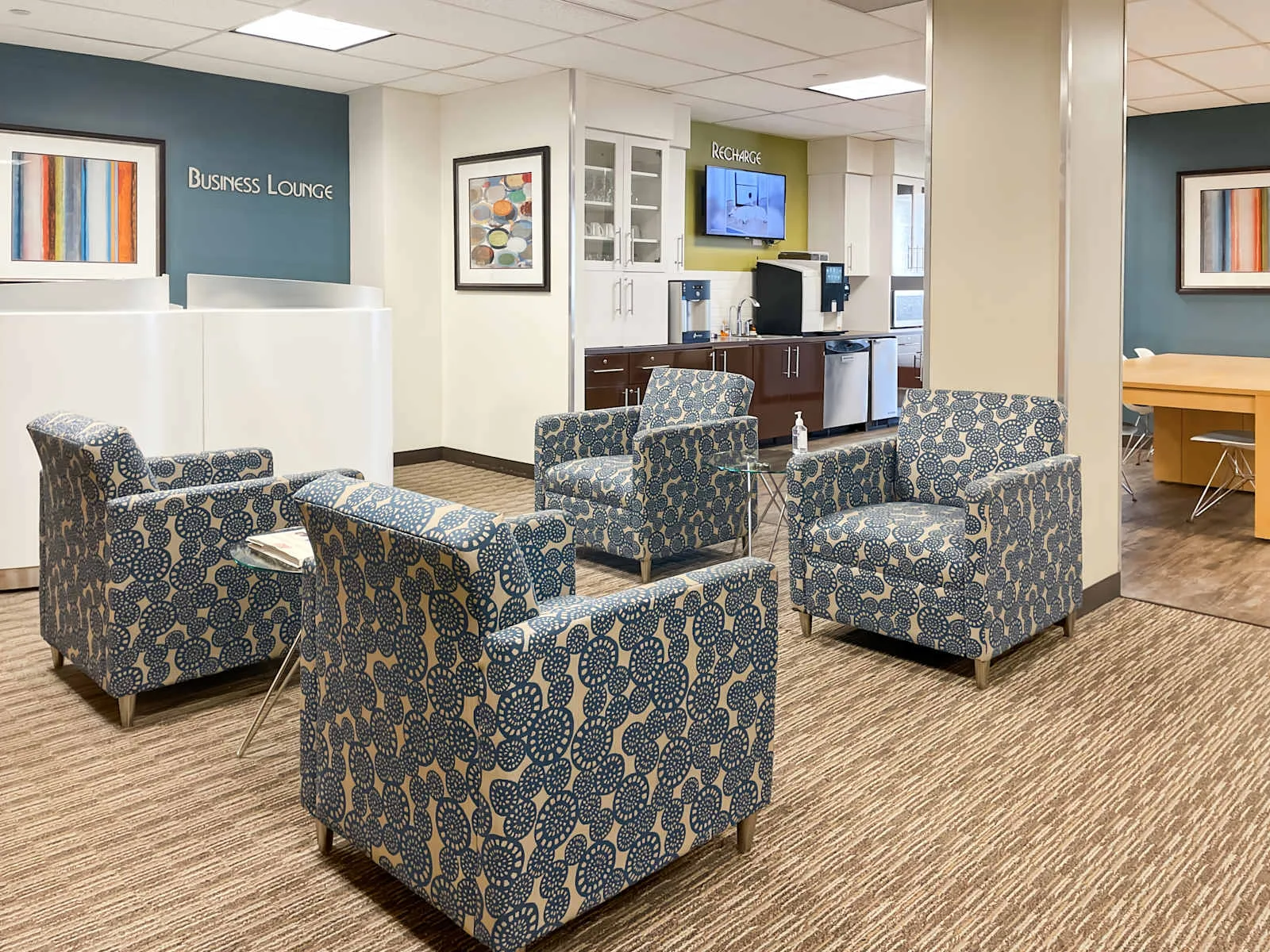 Regus OK, Tulsa - Kennedy Building, Lounge, Tulsa, OK
