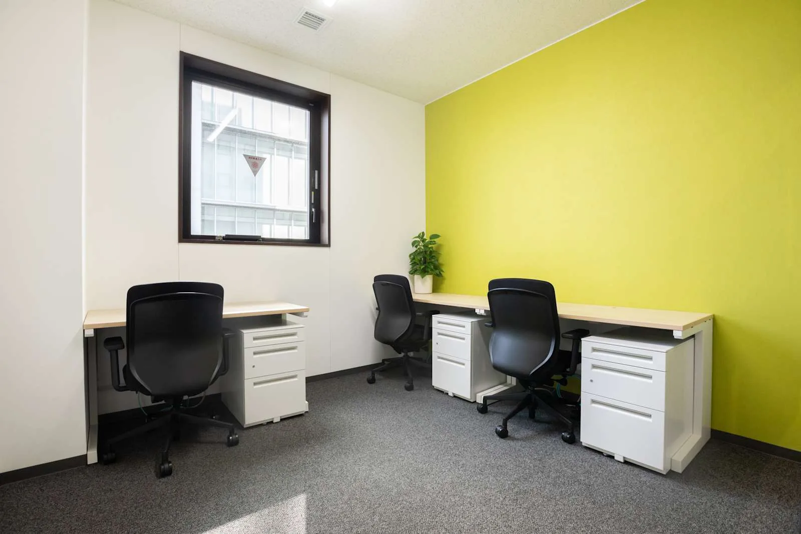 Regus OKAYAMA, Across Cube、個室オフィス（3席）、Okayama