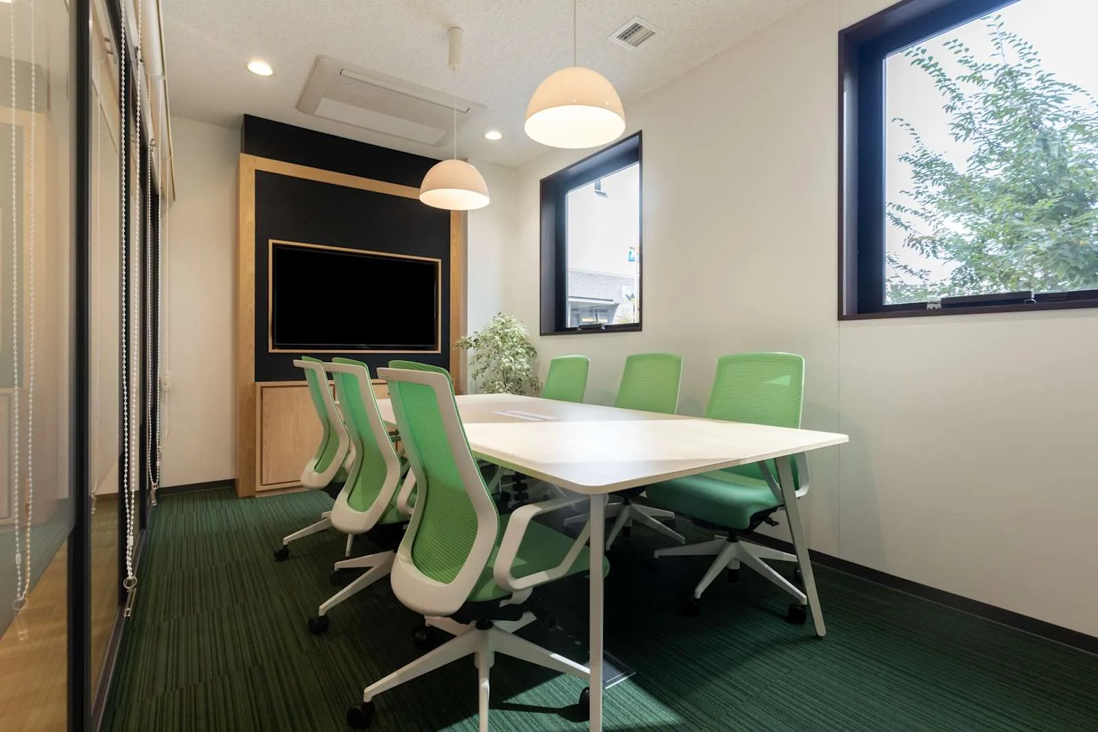 Regus OKAYAMA, Across Cube、会議室（8名）、Okayama