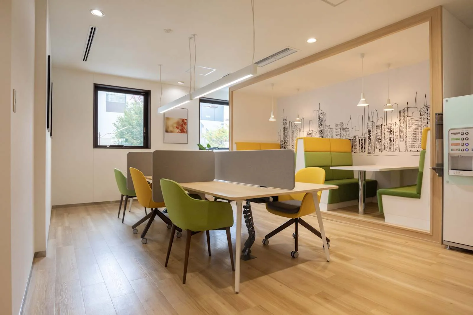 Regus OKAYAMA, Across Cube、コワーキングスペース、Okayama